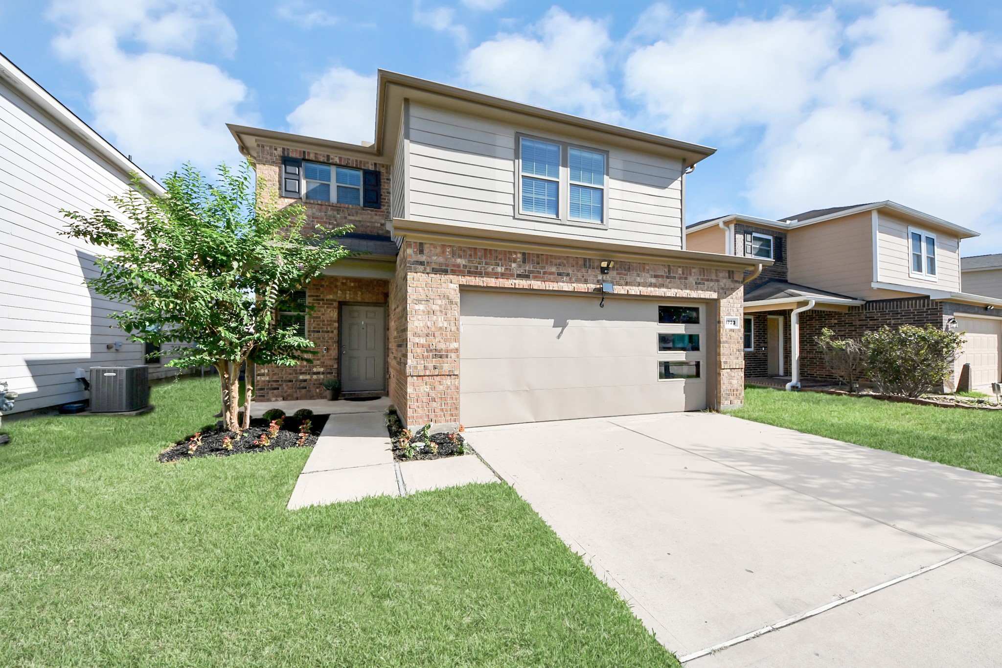 Listing photo 1
