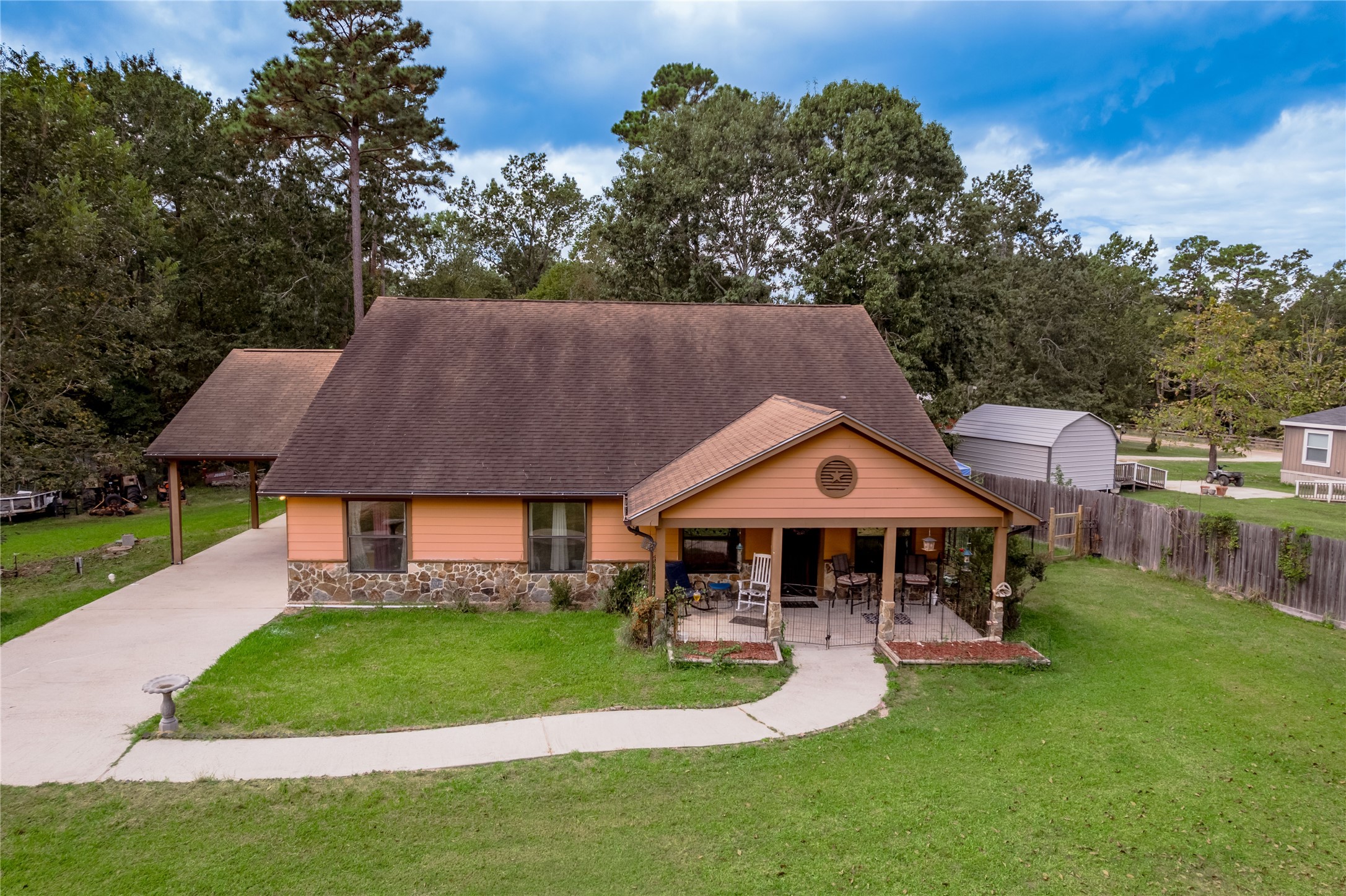 Listing photo 1