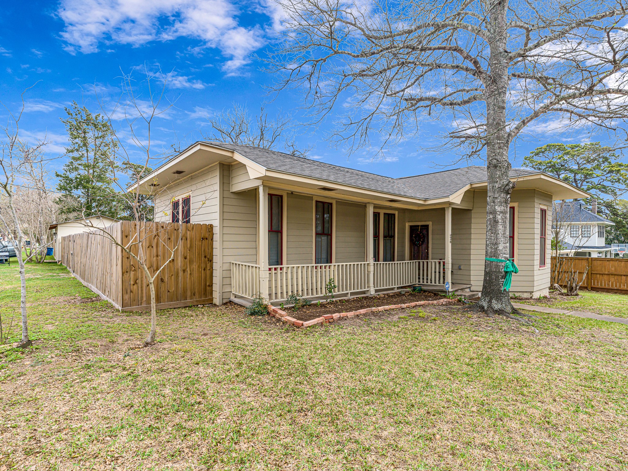 Listing photo 5
