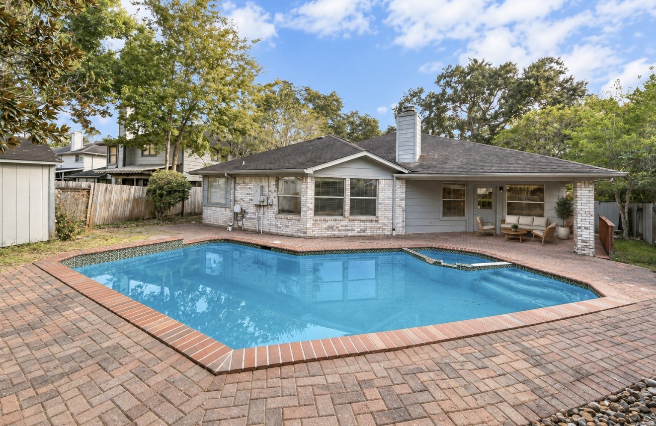 223 W New Meadows Drive