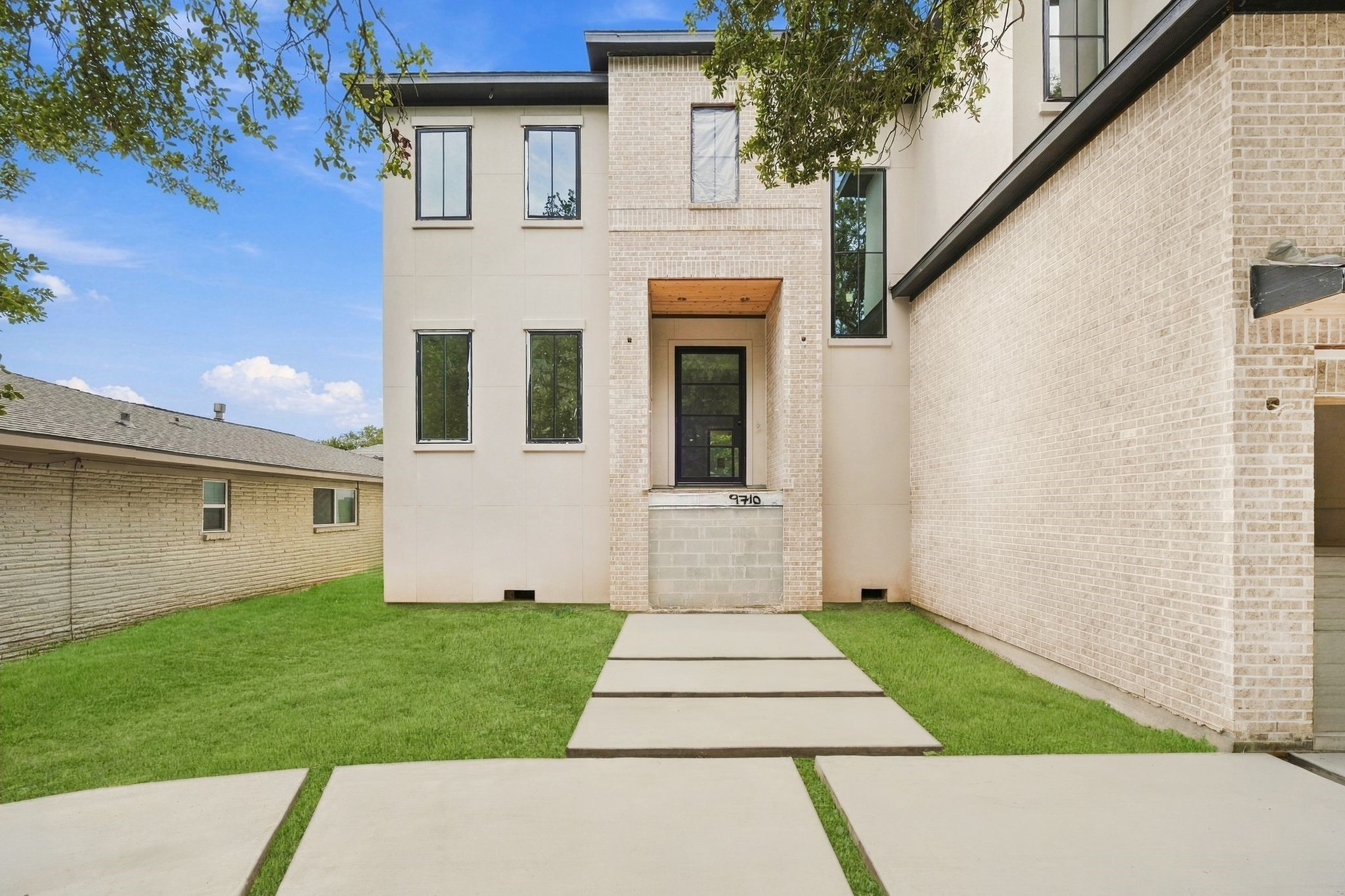 Listing photo 5