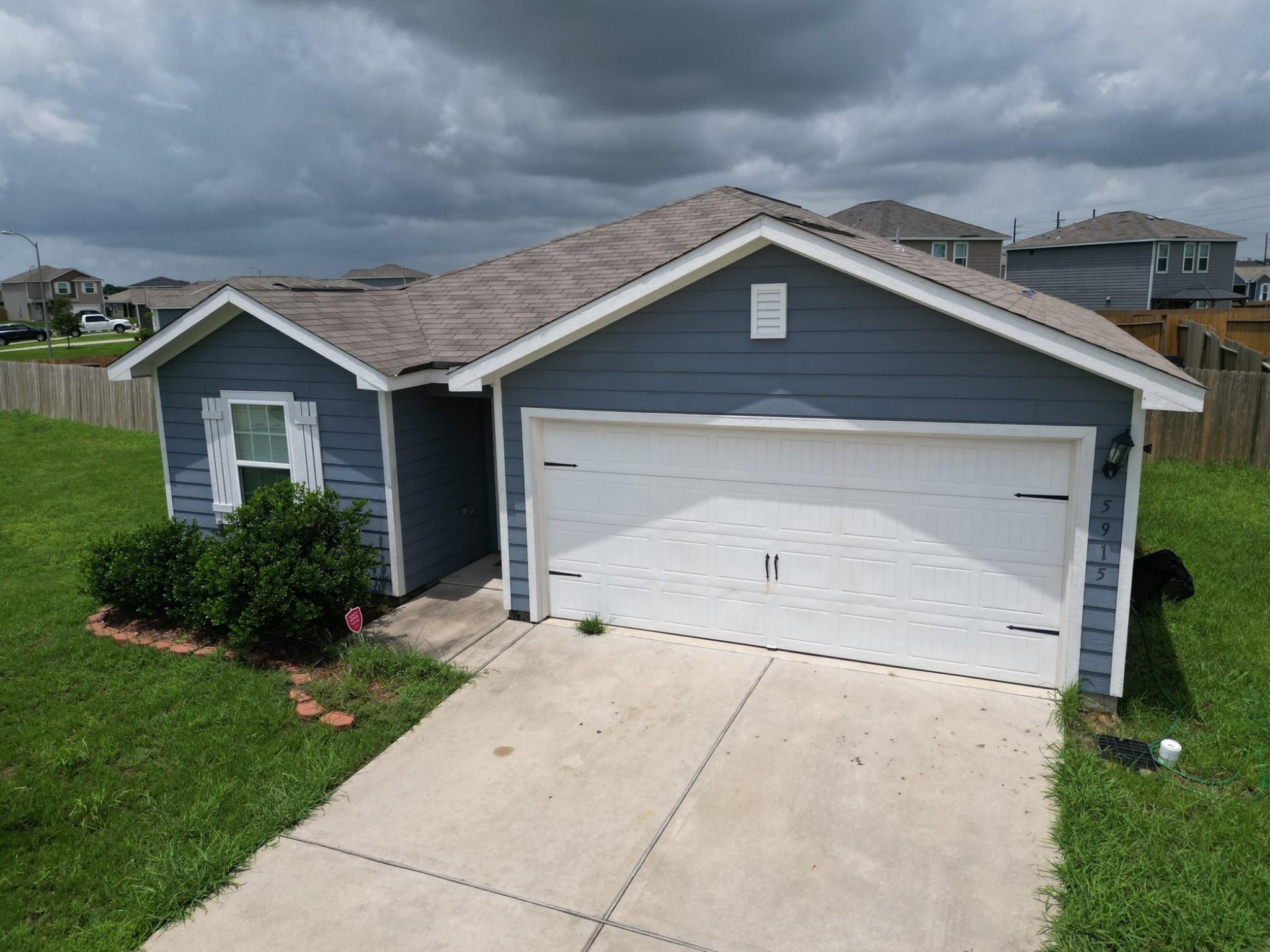 Listing photo 2