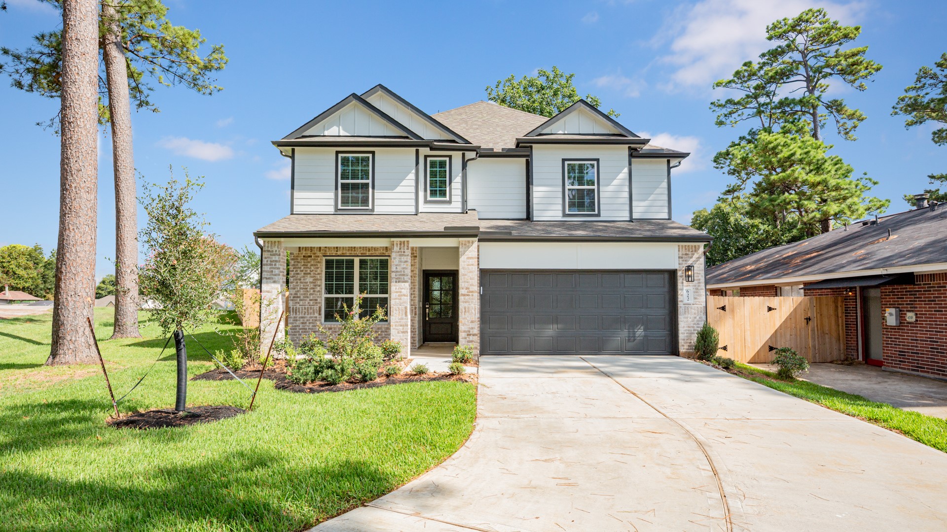 622 Pine View Circle