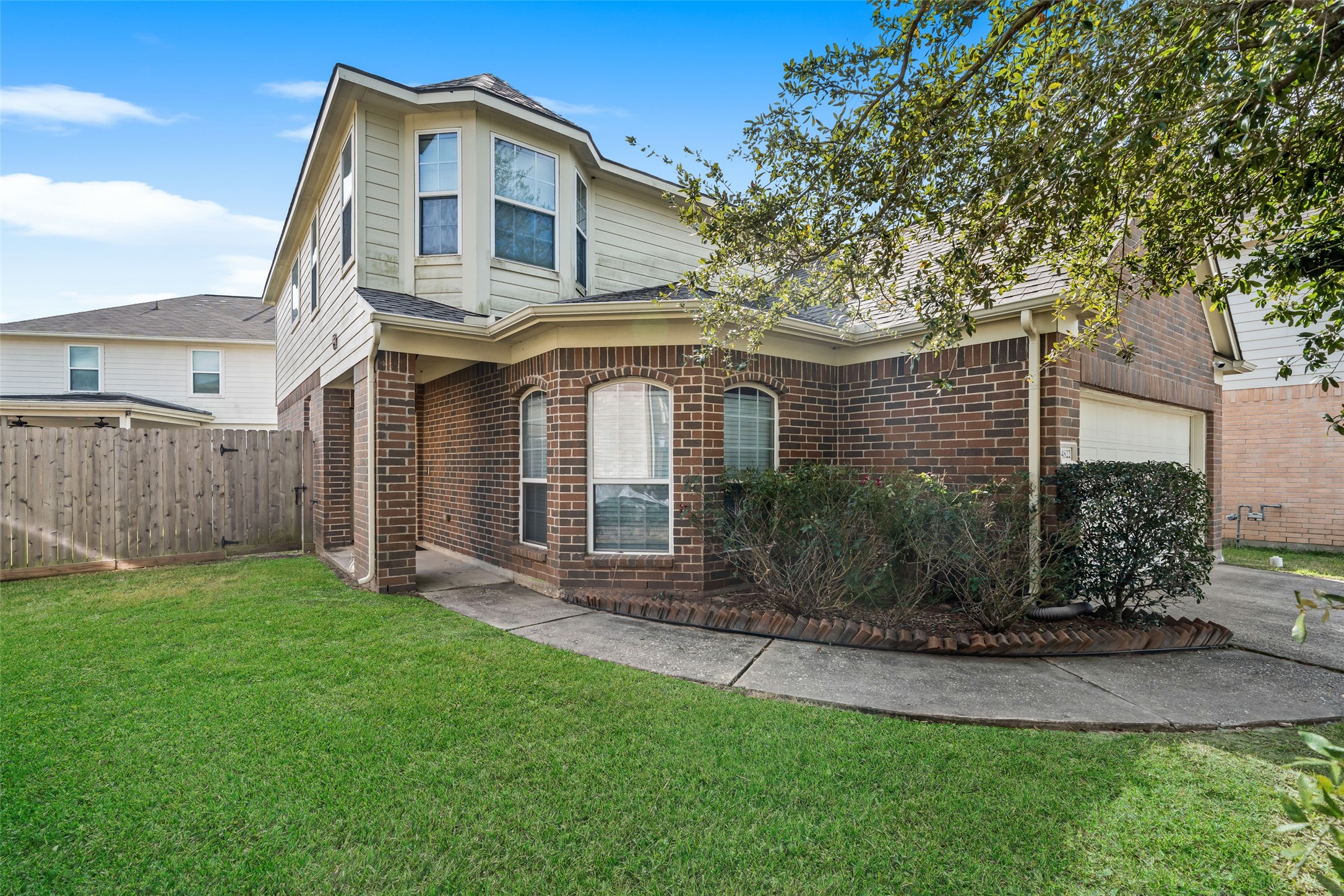 Listing photo 1