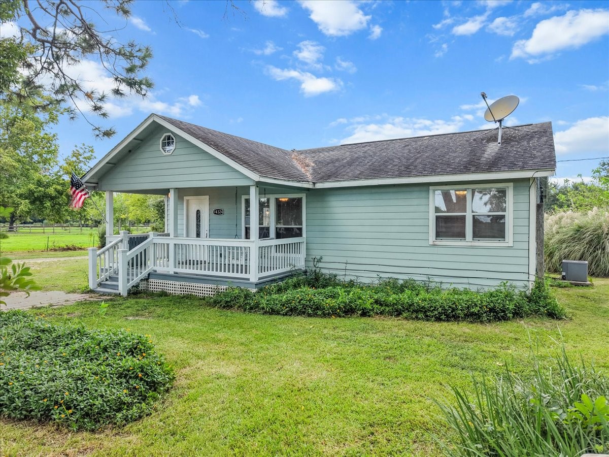 Listing photo 2