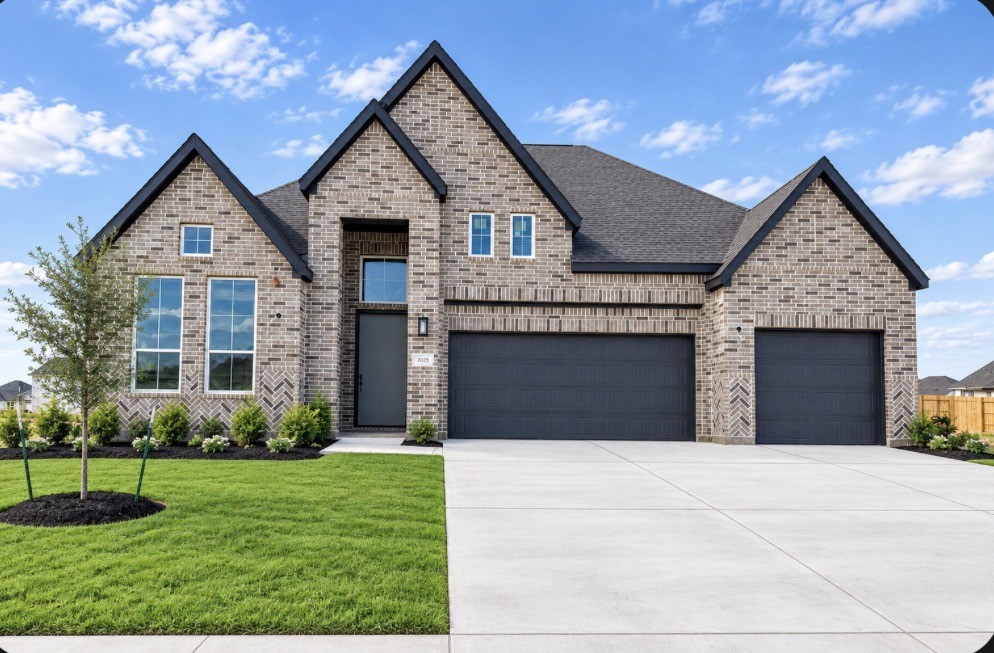 2025 Saddle Creek Lane