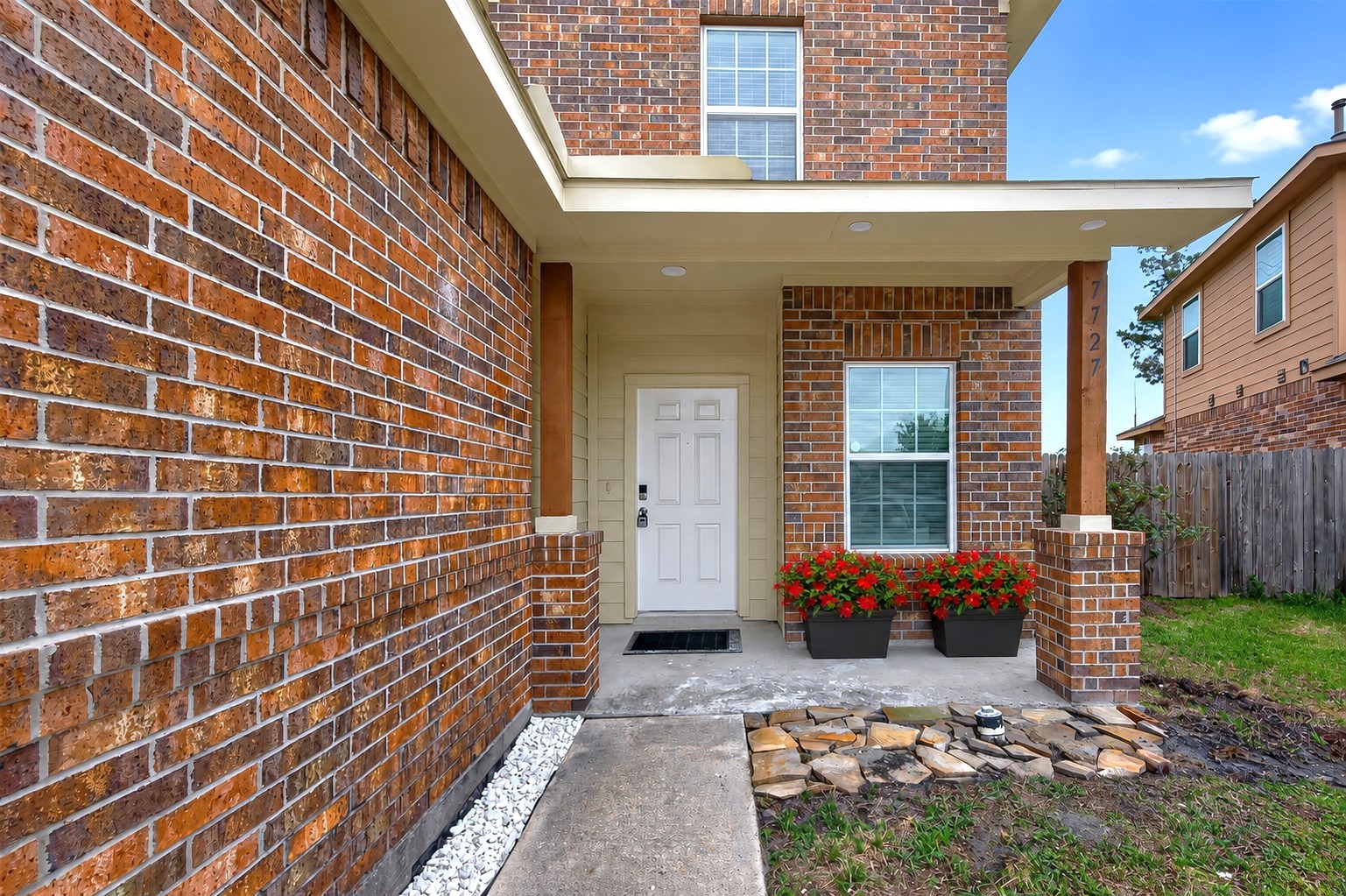 Listing photo 3