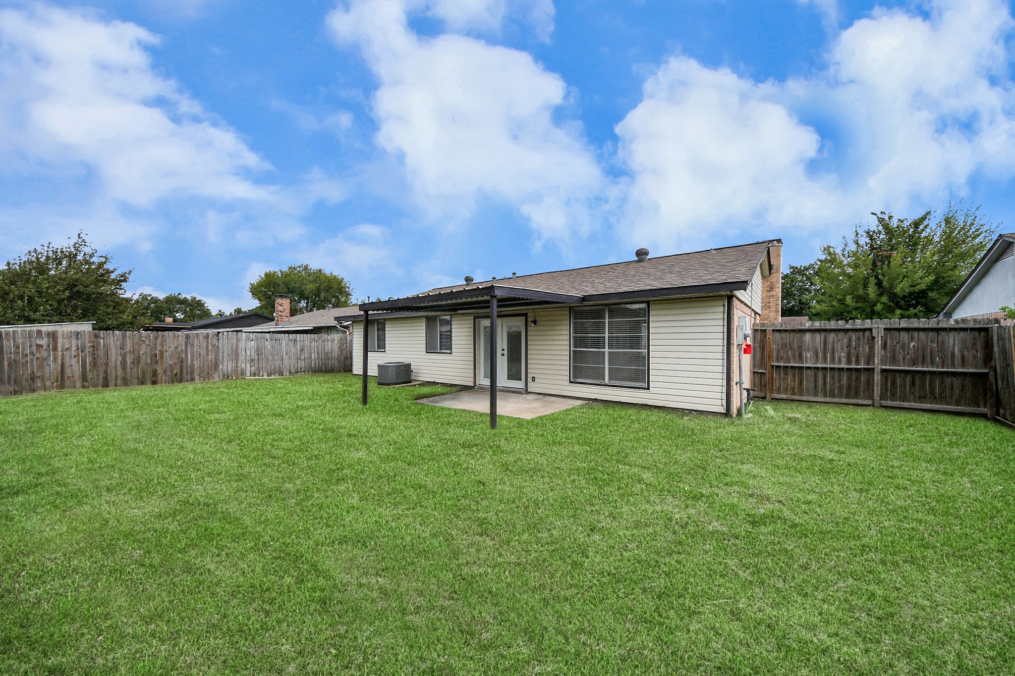 Listing photo 5