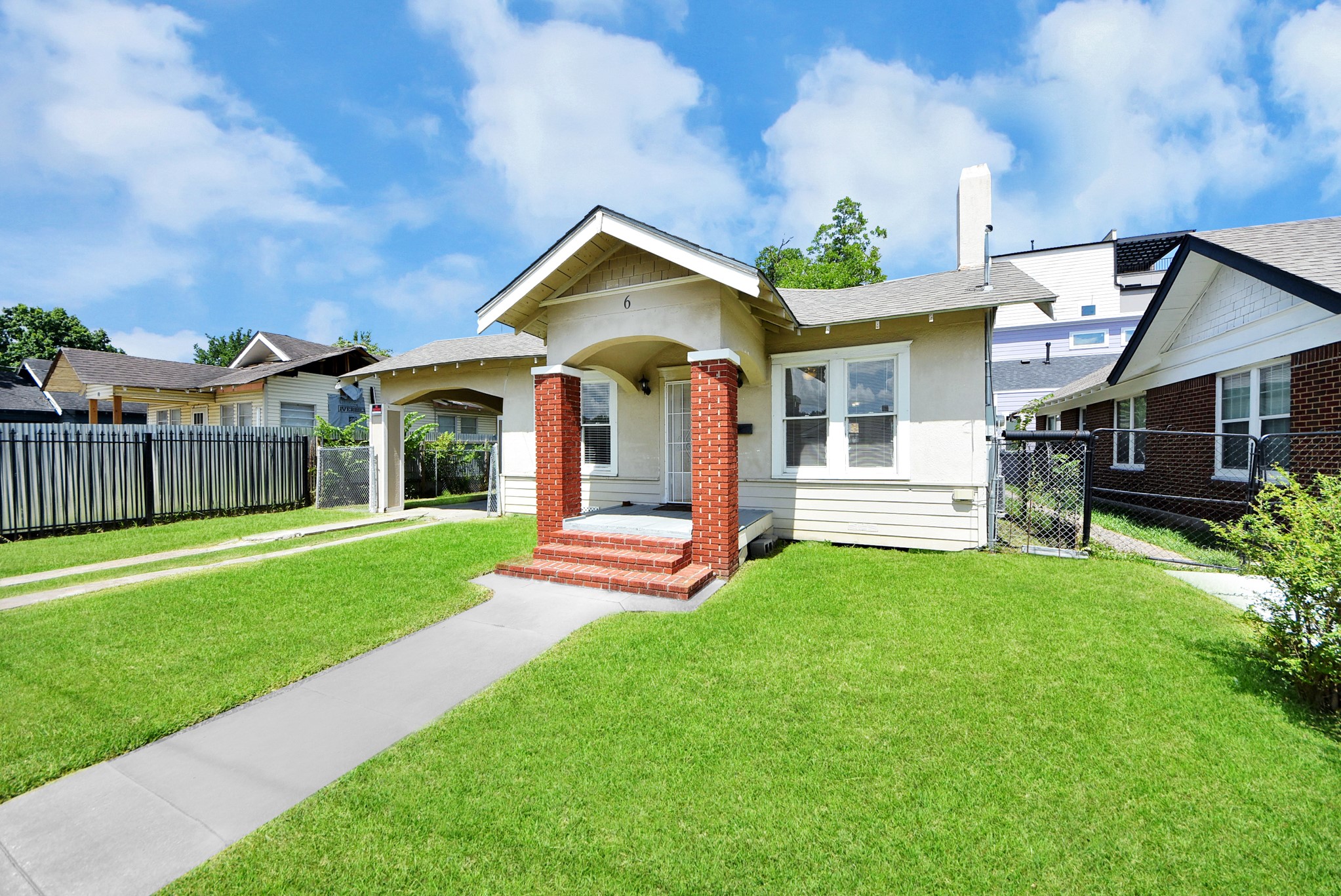 Listing photo 1