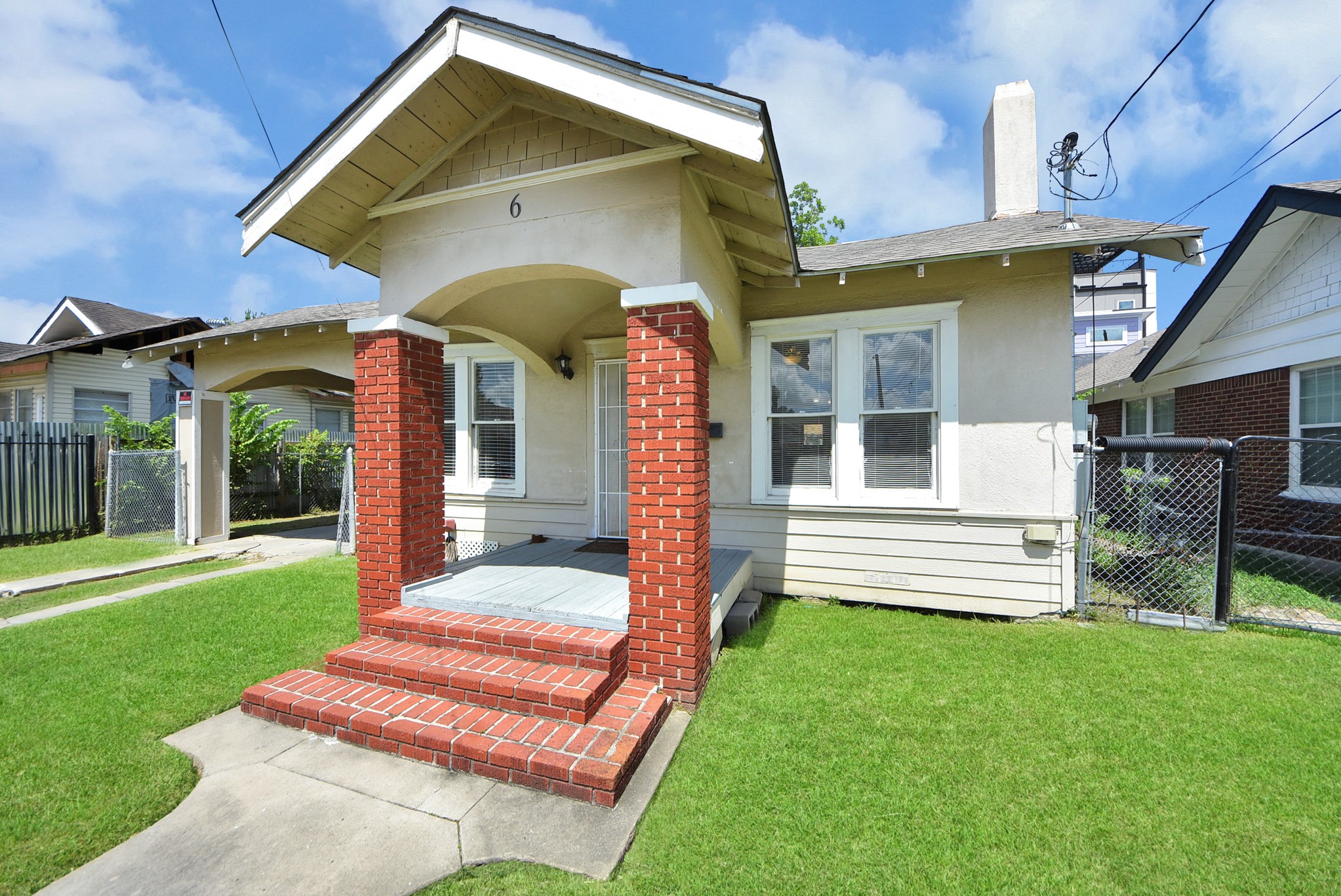 Listing photo 1