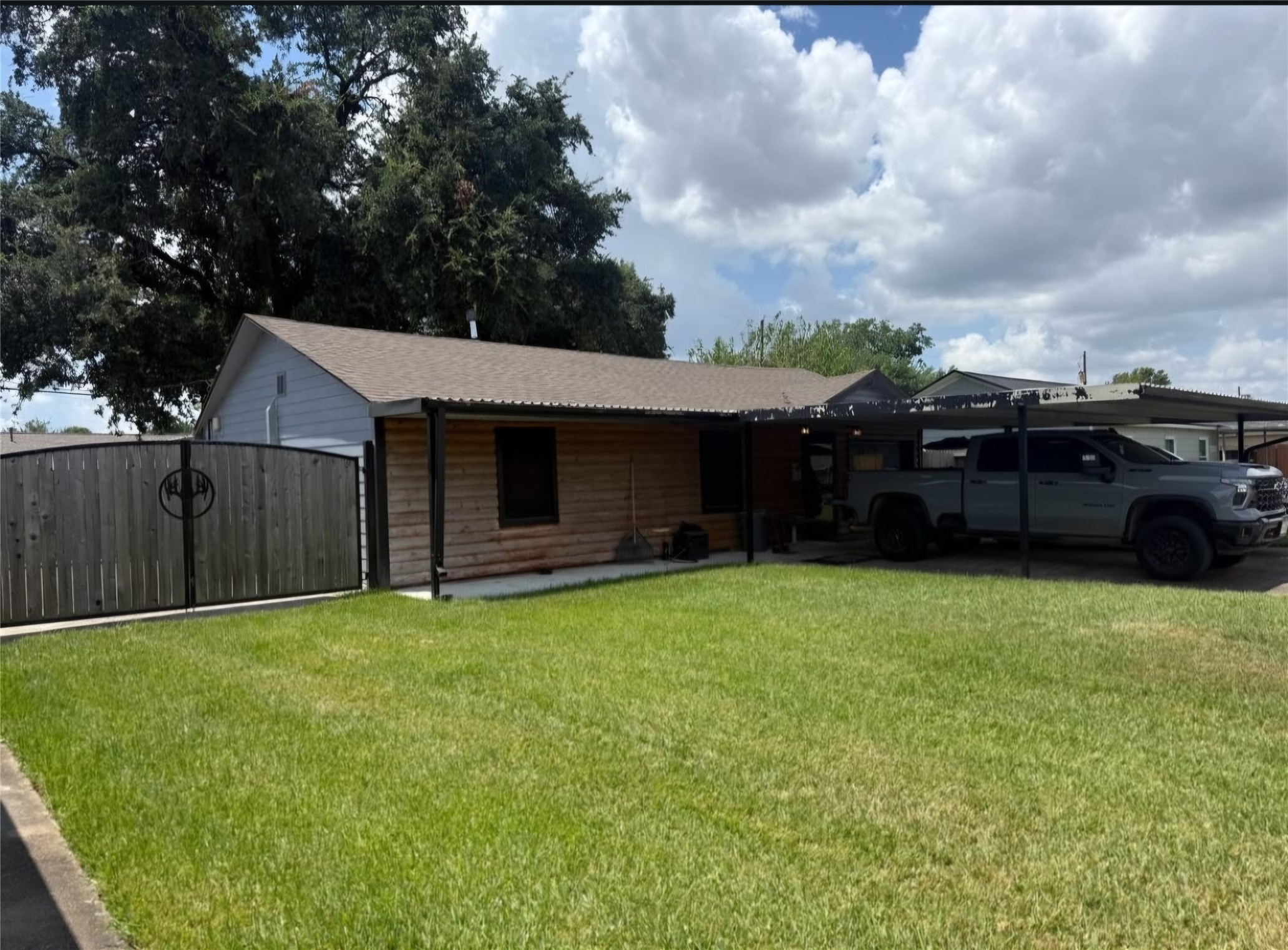 Listing photo 1
