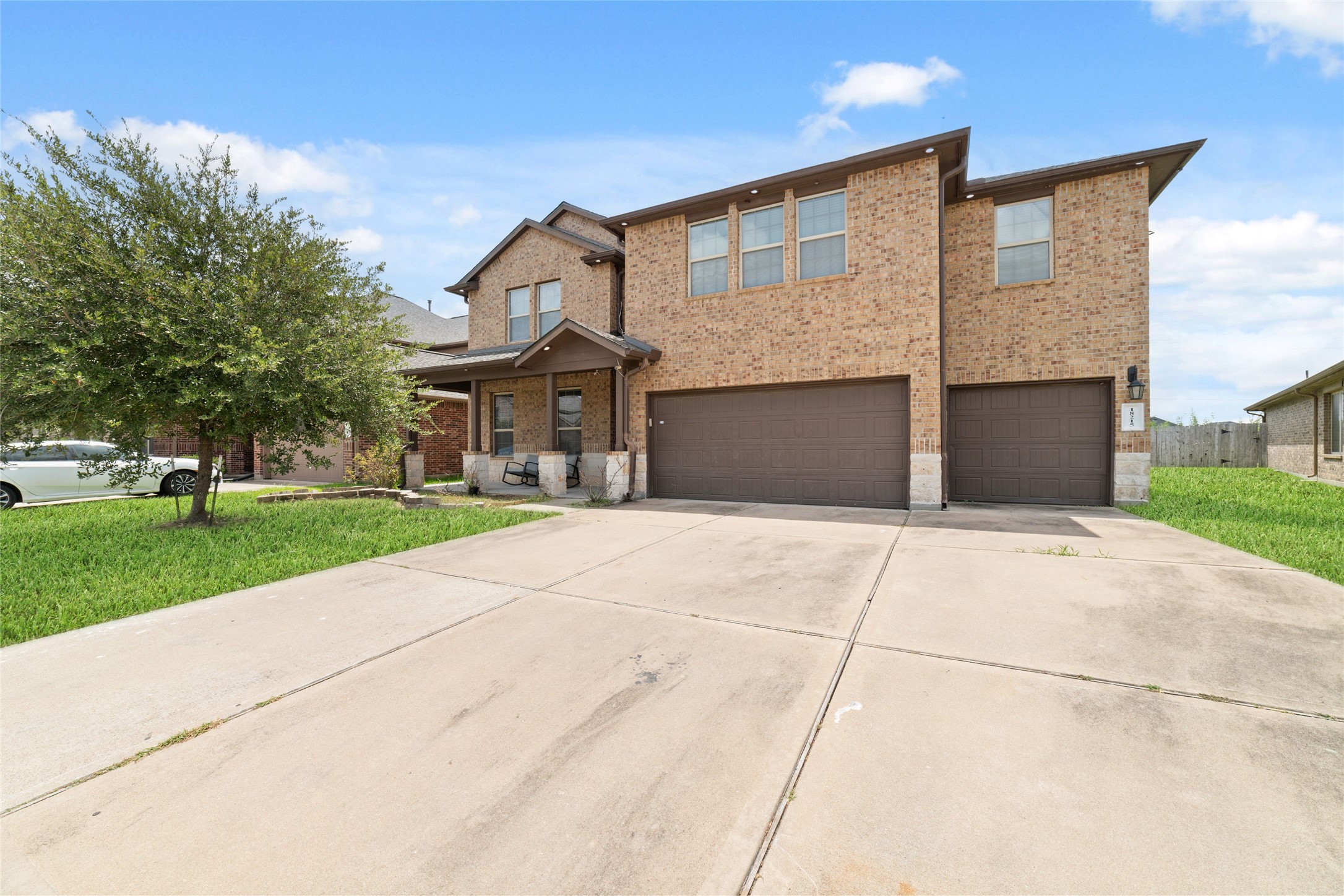 Listing photo 2