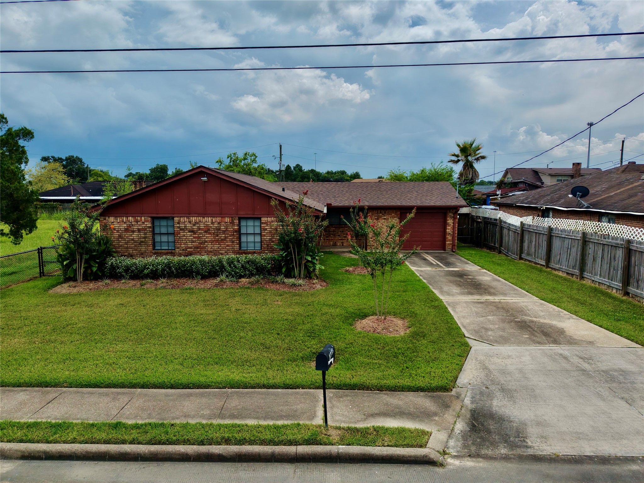Listing photo 1