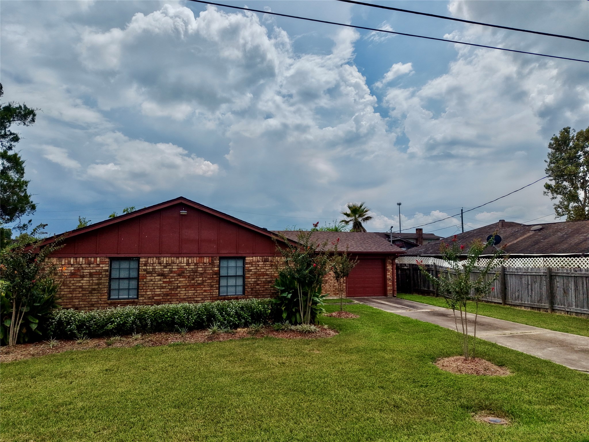 Listing photo 1