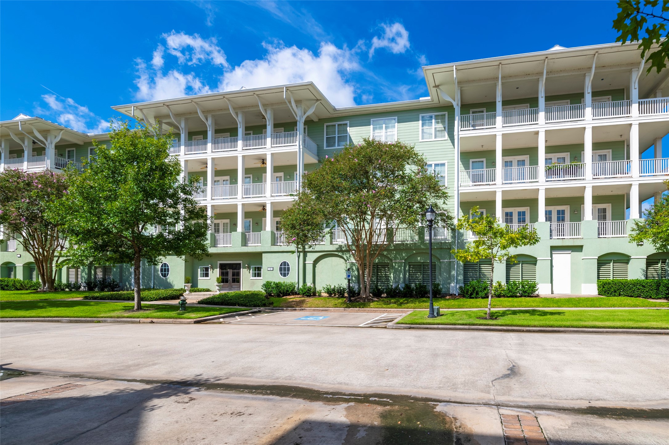 161 W Breezy Way