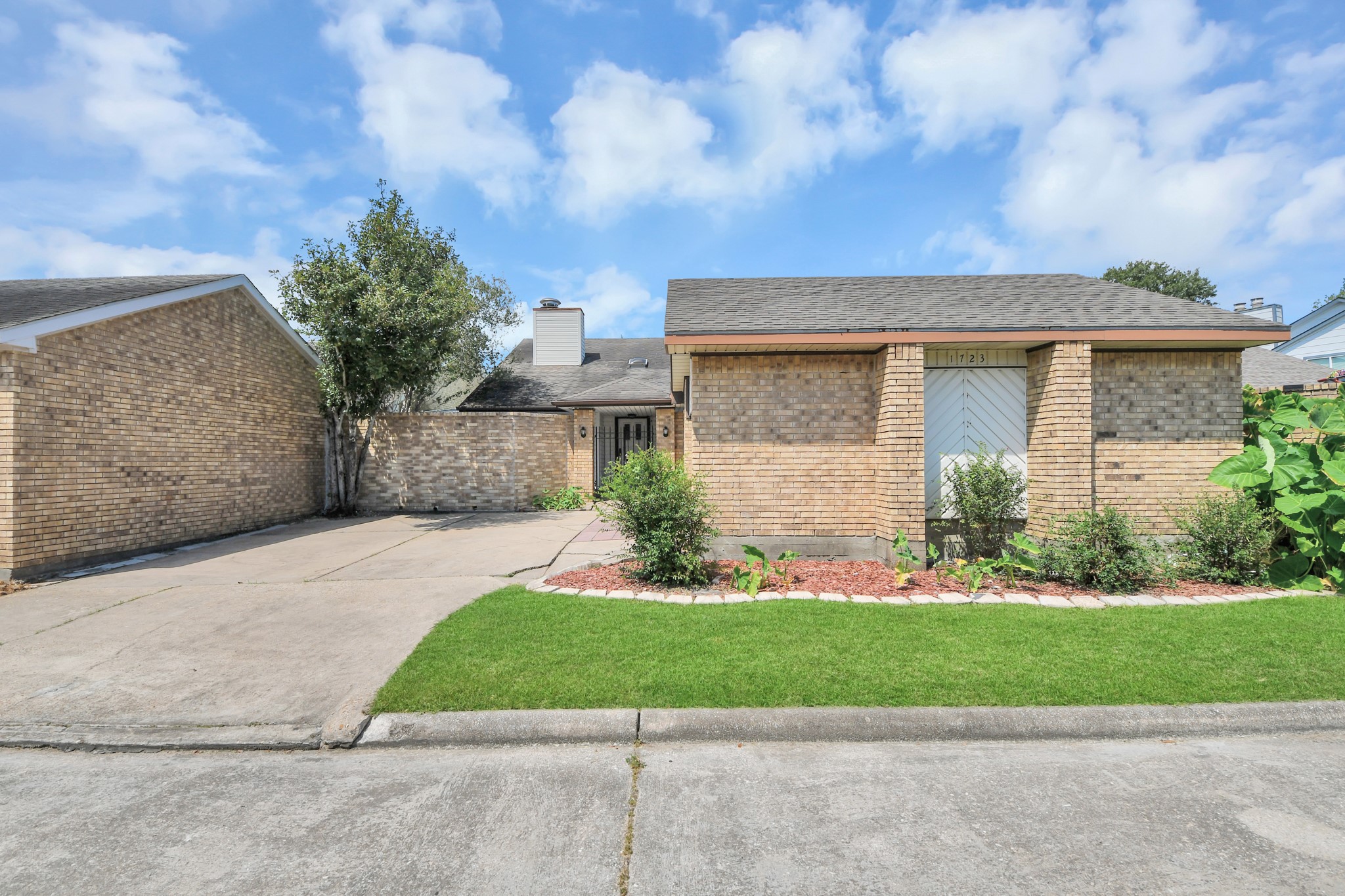 1723 Plumbwood Way