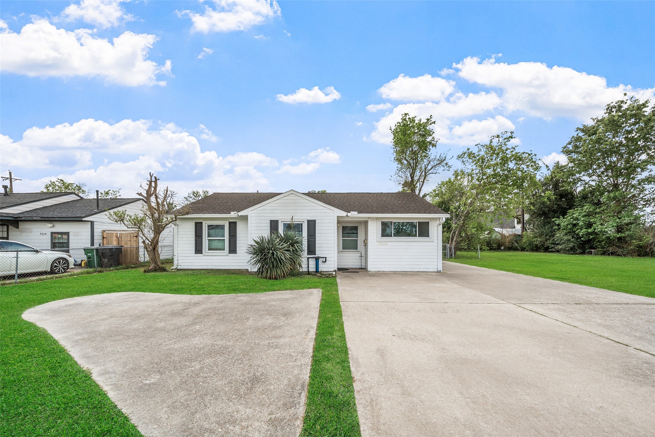 7303 Long Point Road