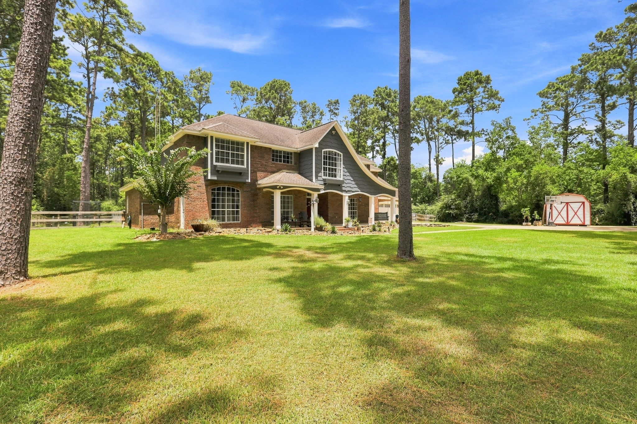 Listing photo 2