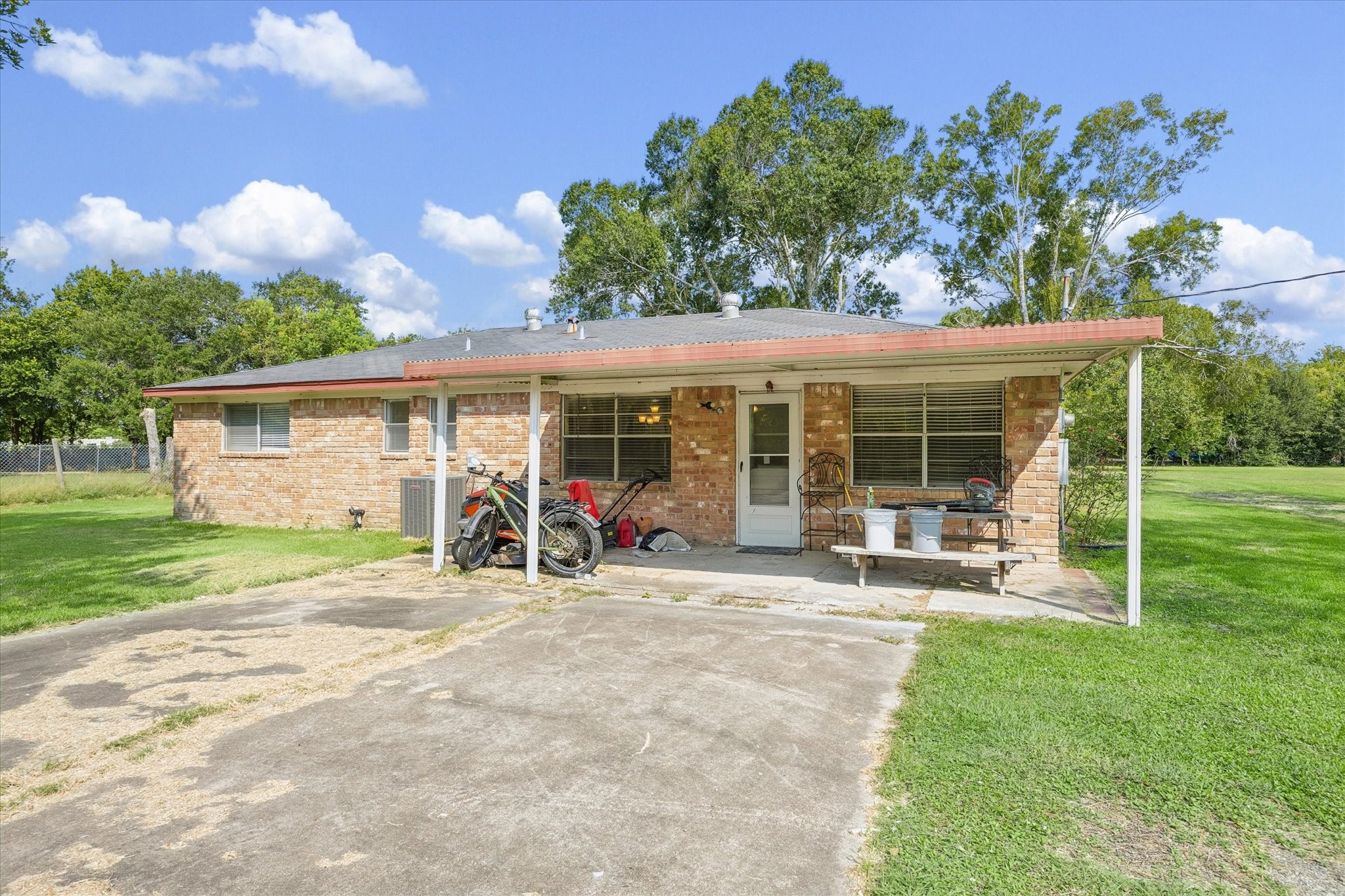 Listing photo 5