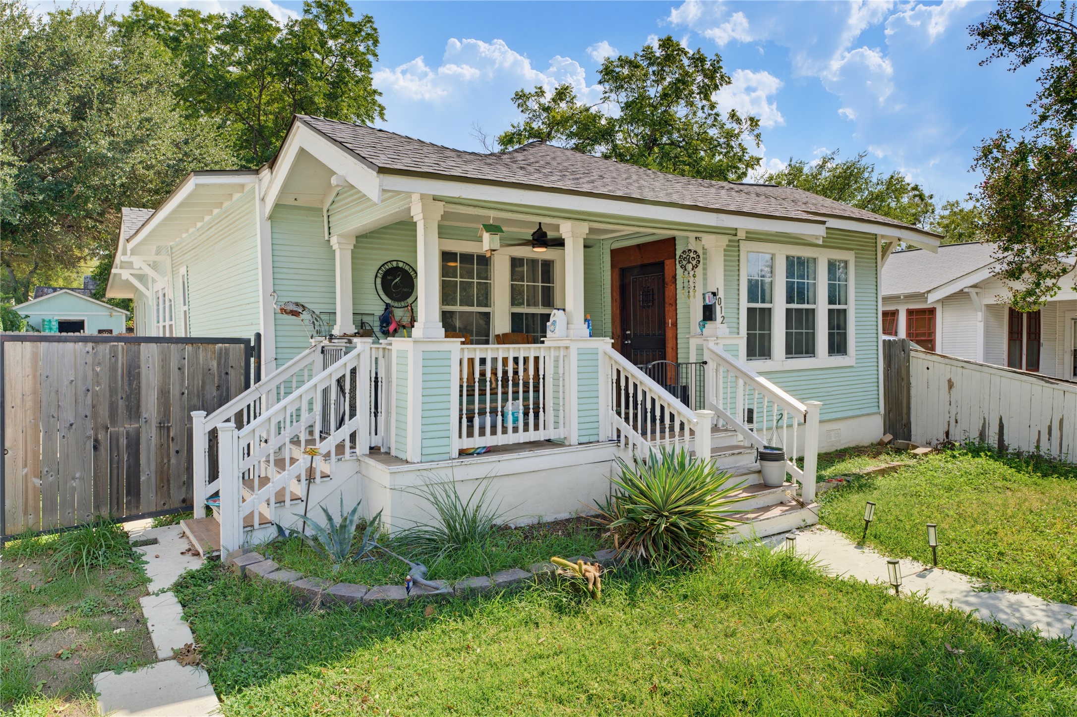 Listing photo 1