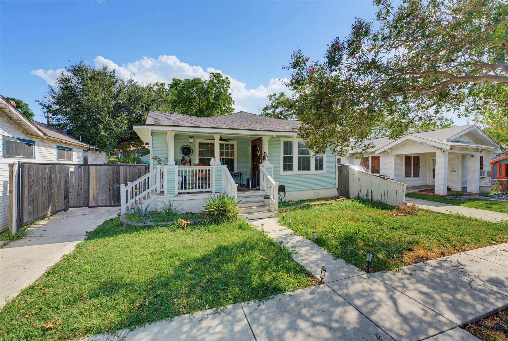 Listing photo 1