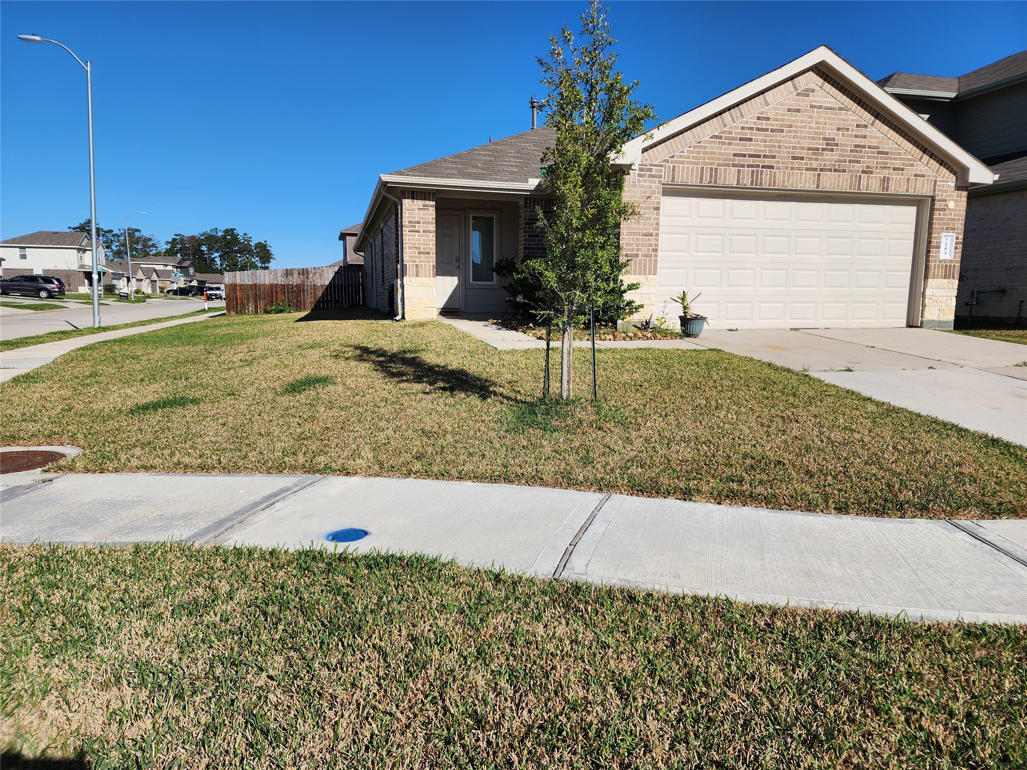Listing photo 2