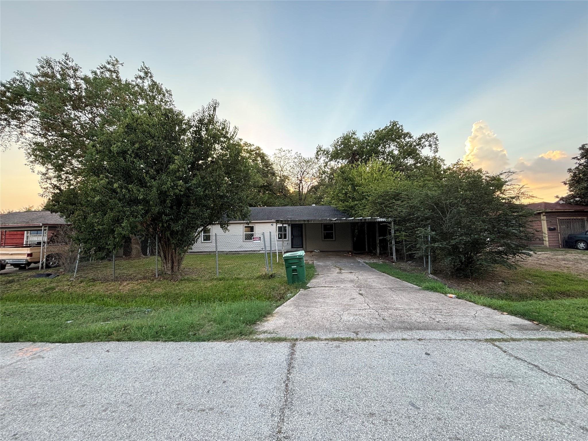 Listing photo 3