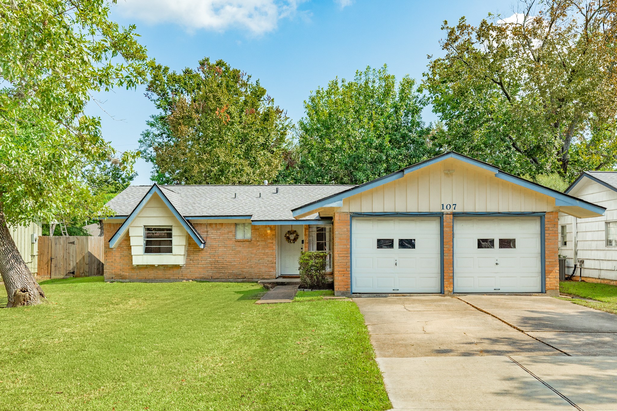 Listing photo 1
