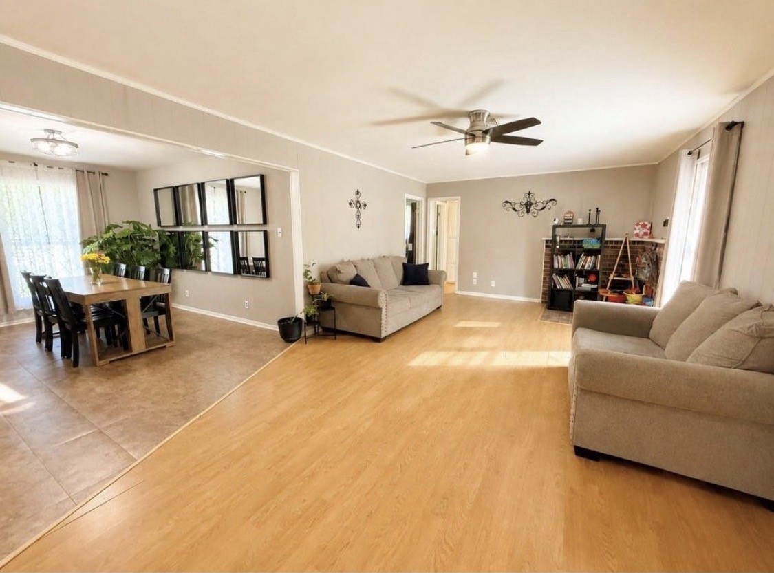 Listing photo 3