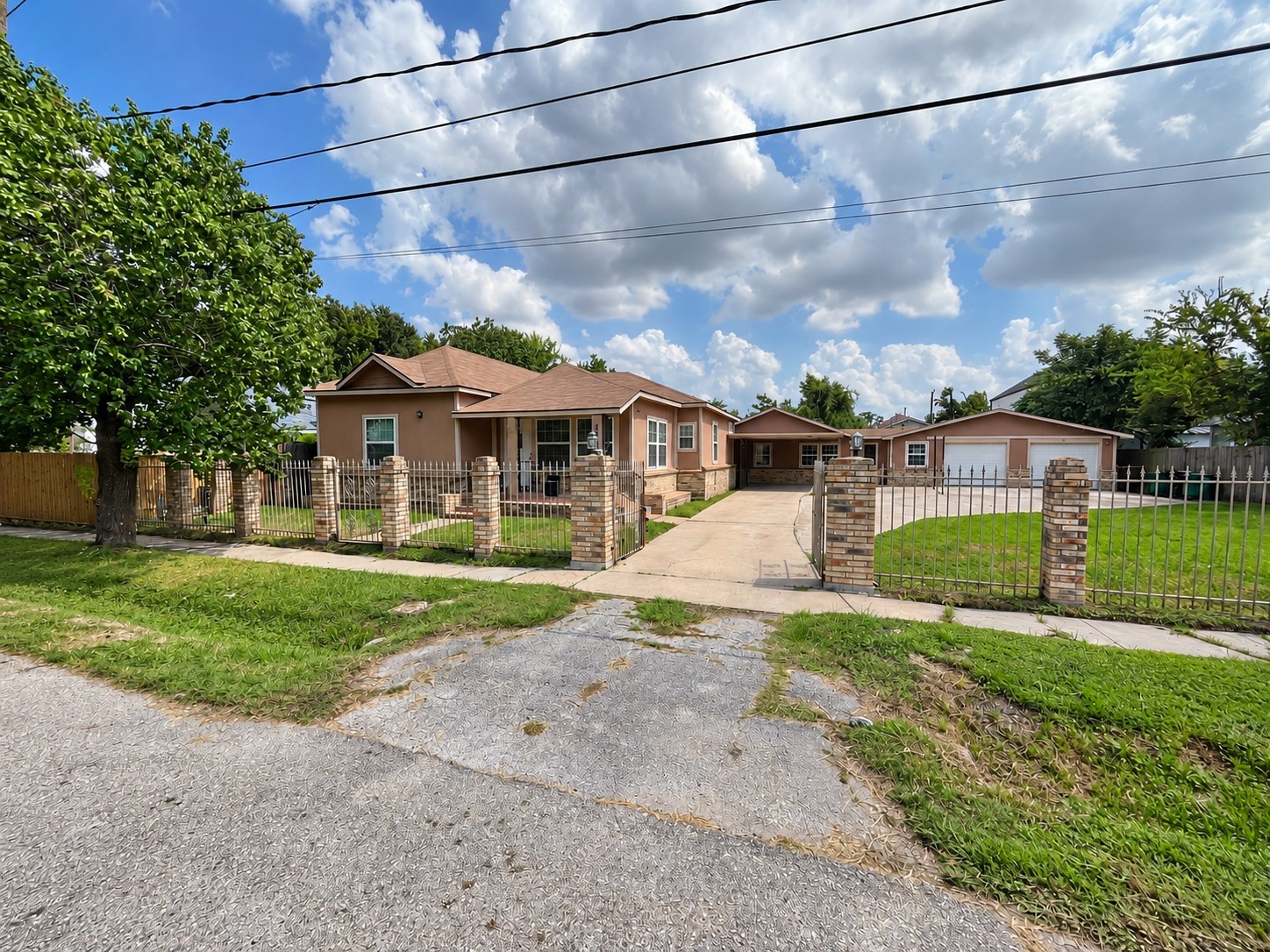 Listing photo 3