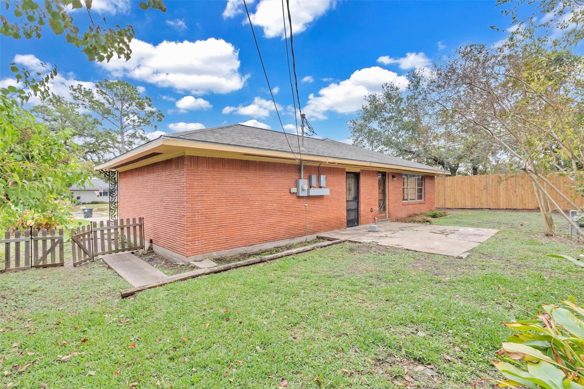 Listing photo 1