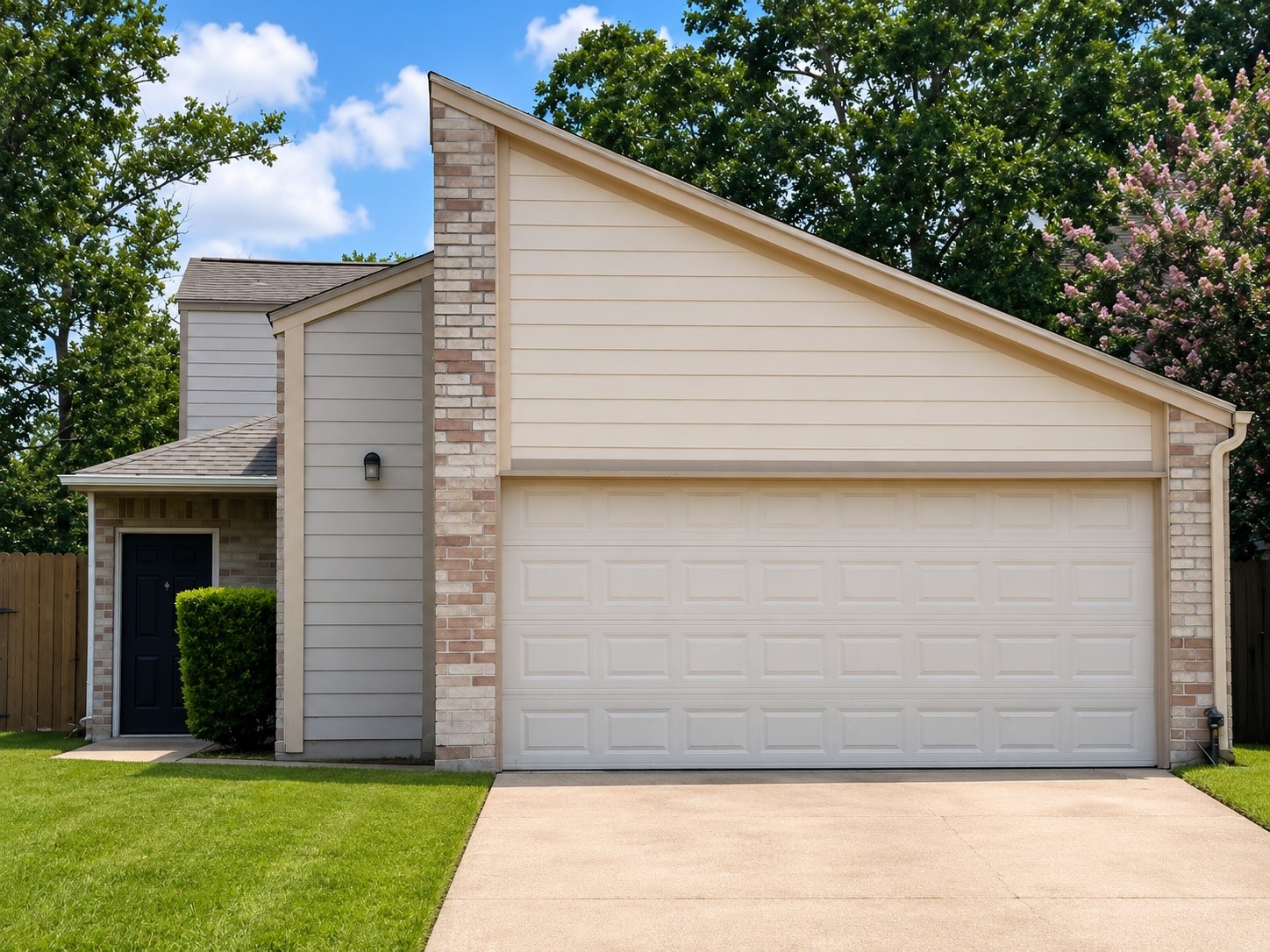 11923 Lakewood West Drive