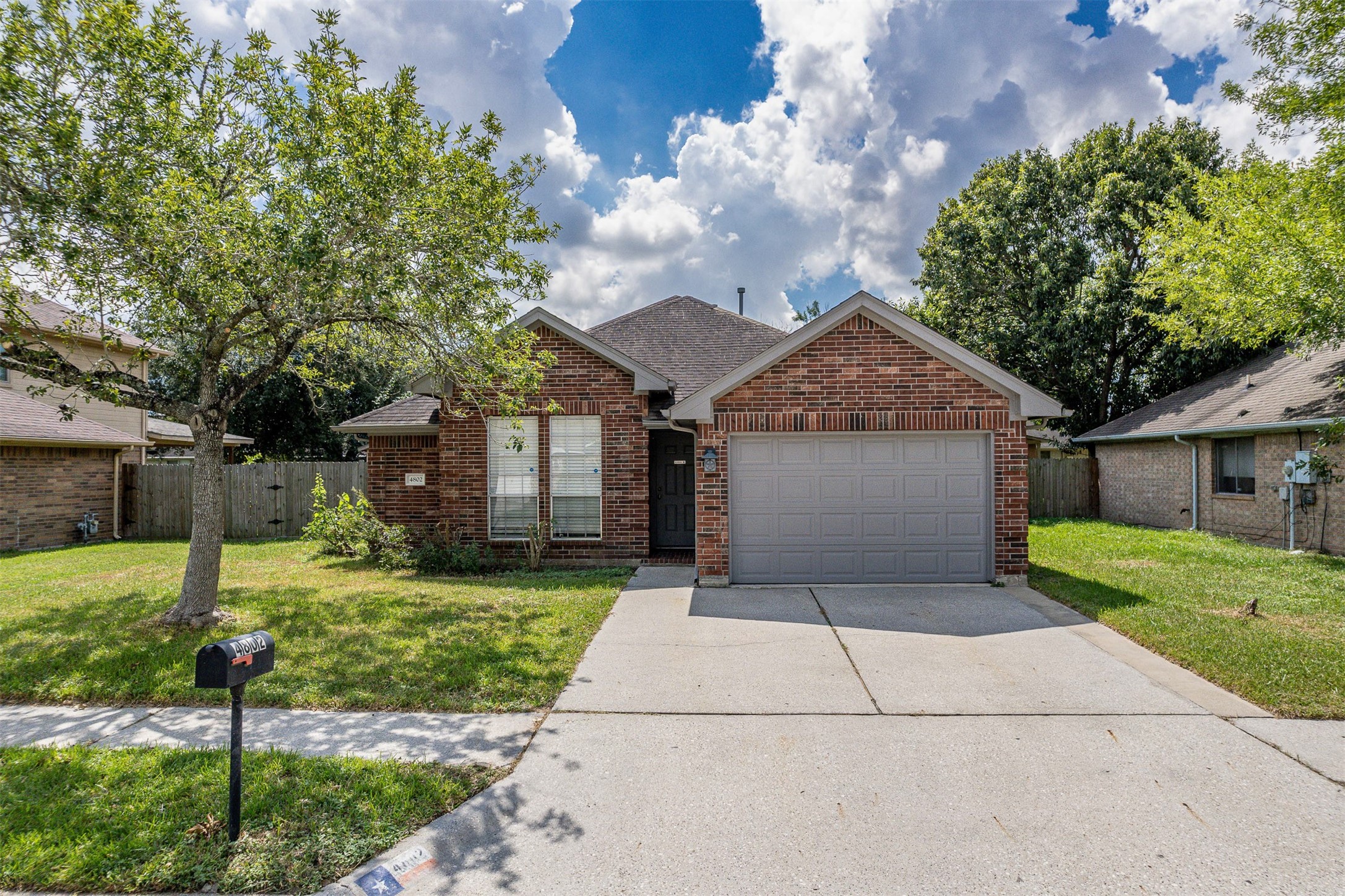 Listing photo 2