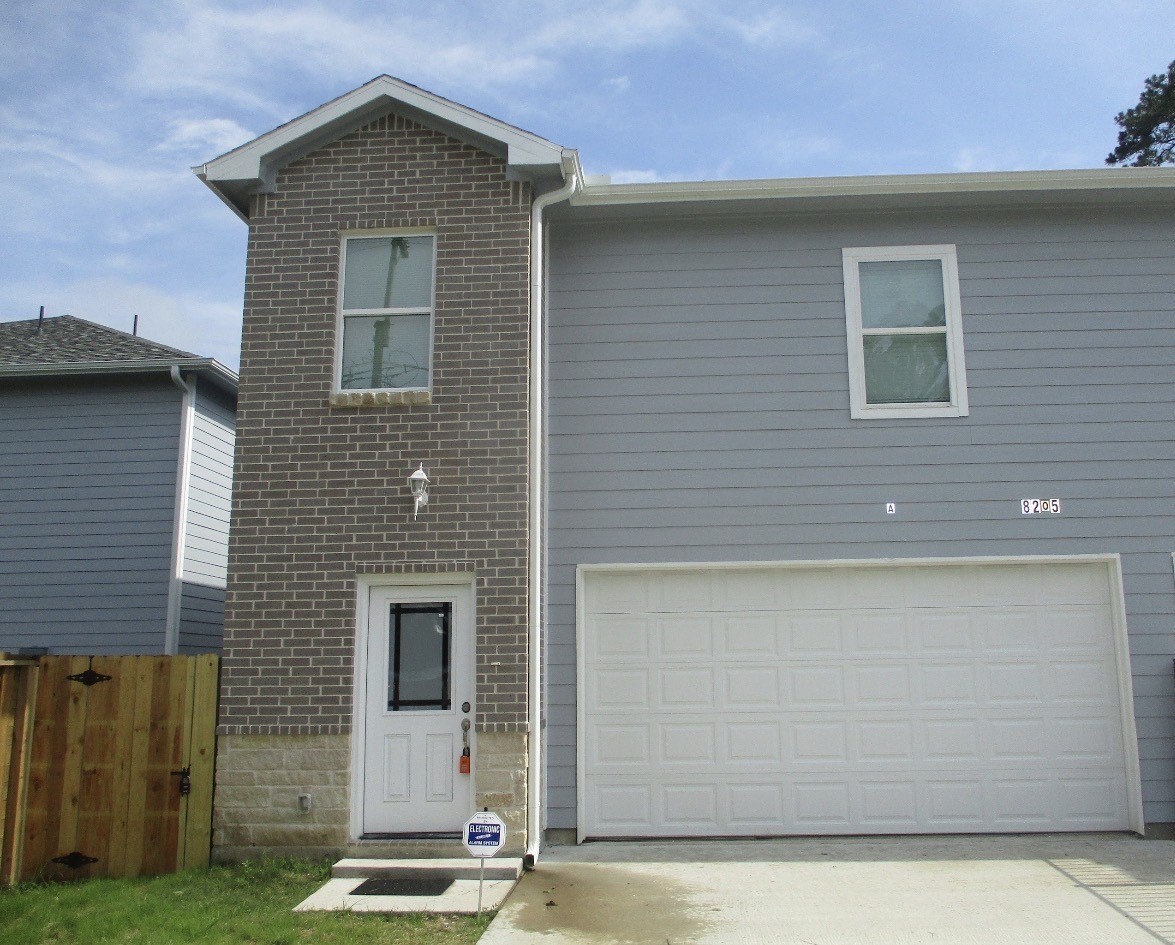 8205 Oak Knoll Lane