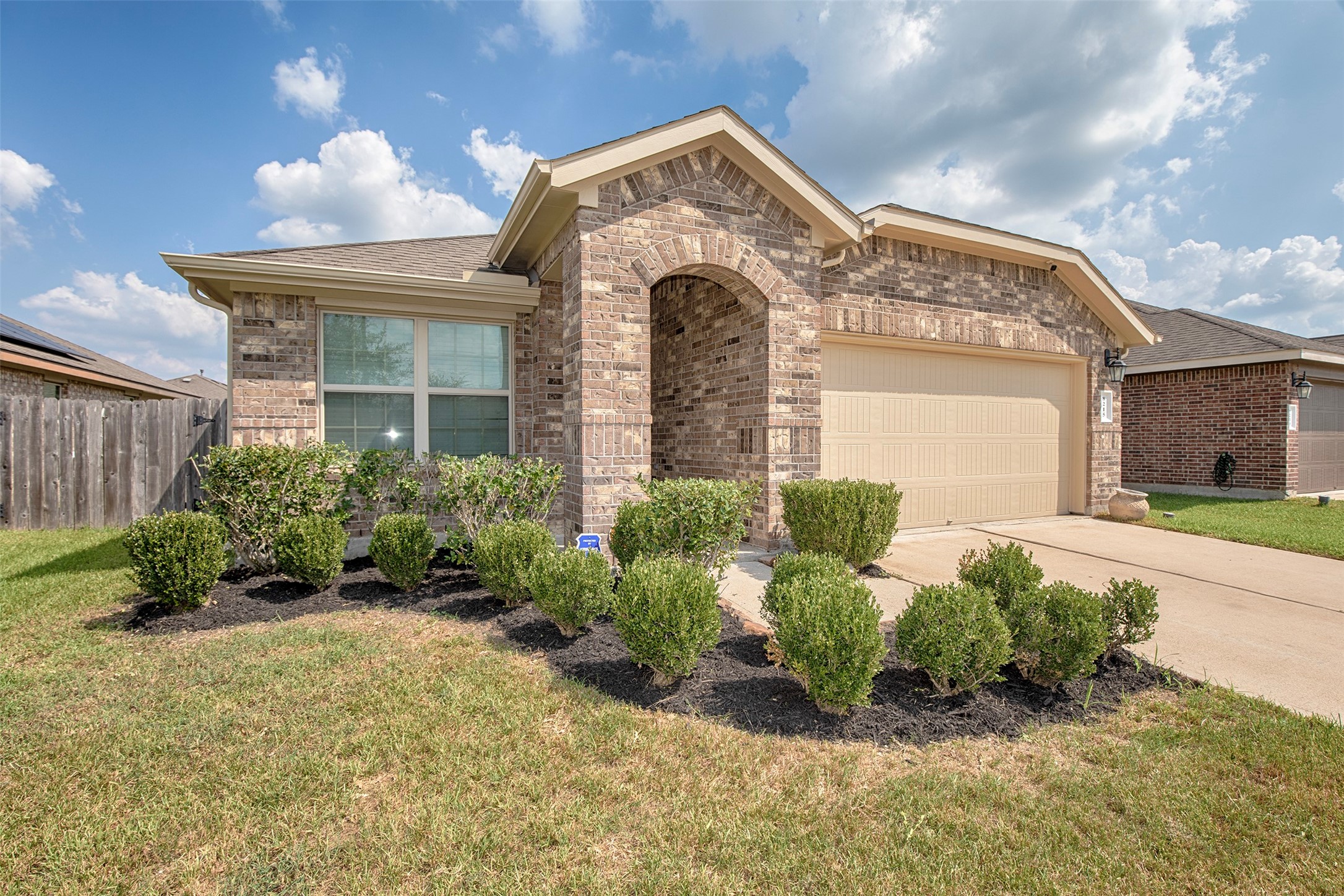 8215 Oakleaf Meadow Court