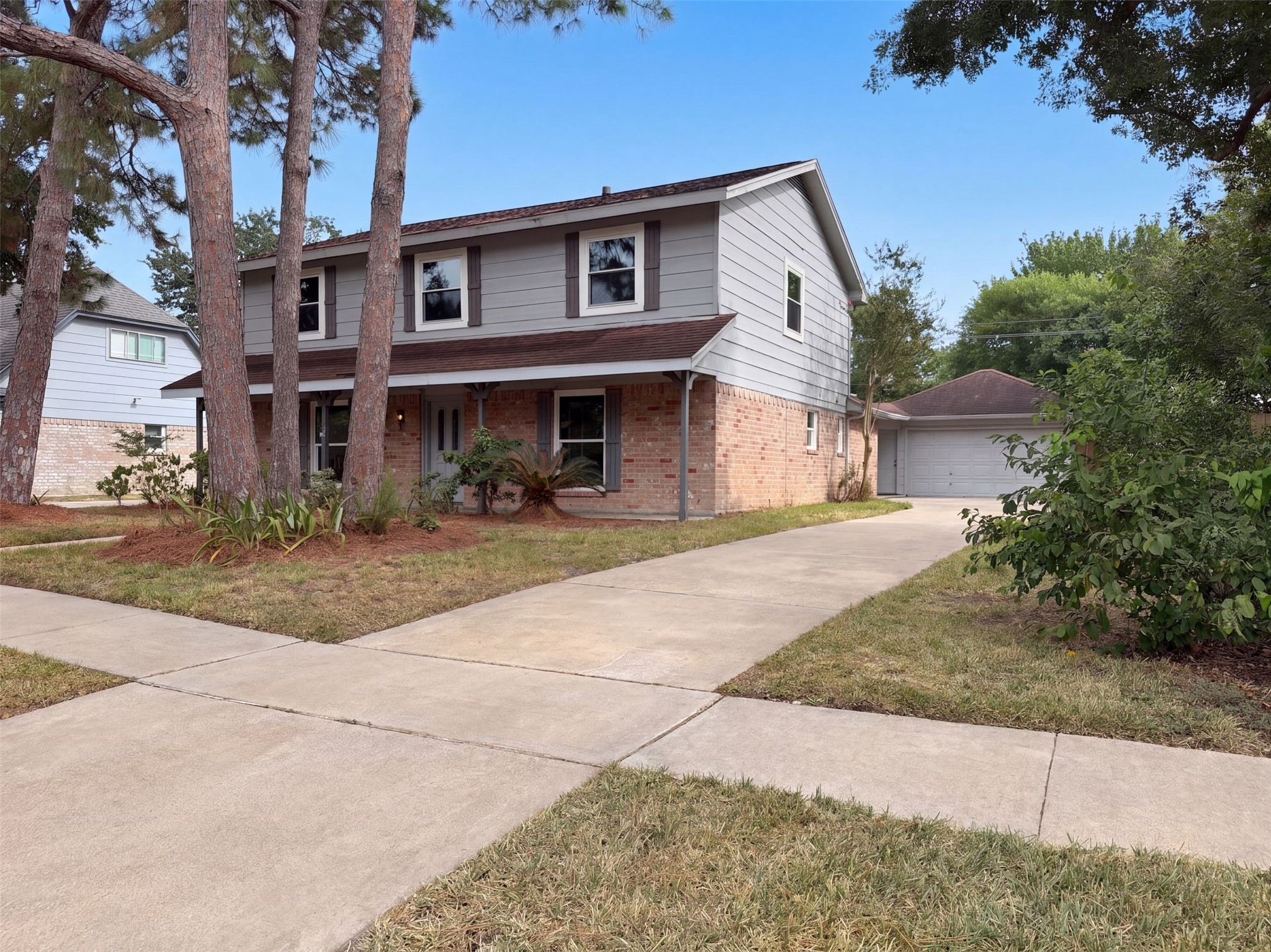 16121 Lakeview Drive