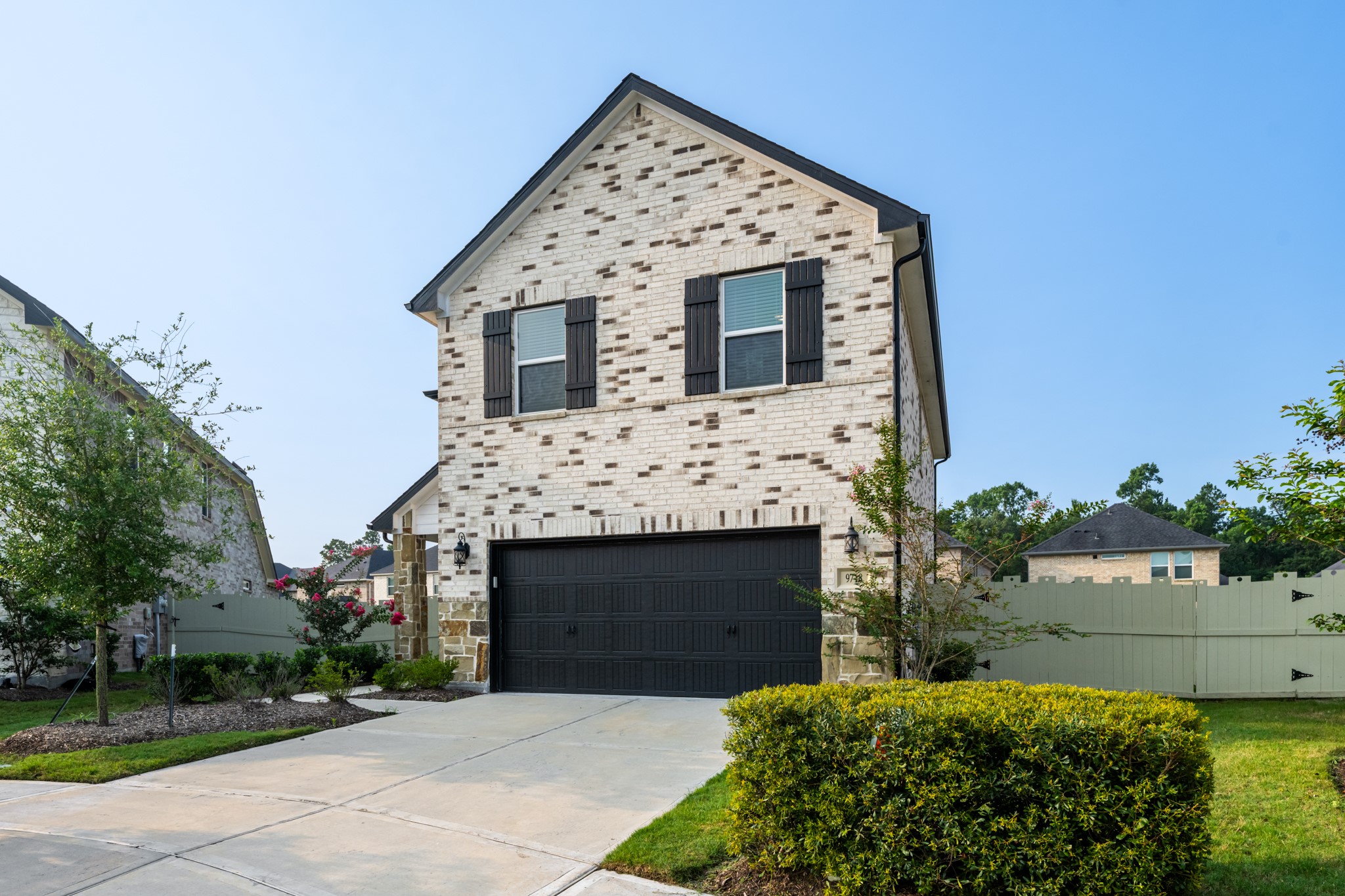 Listing photo 3
