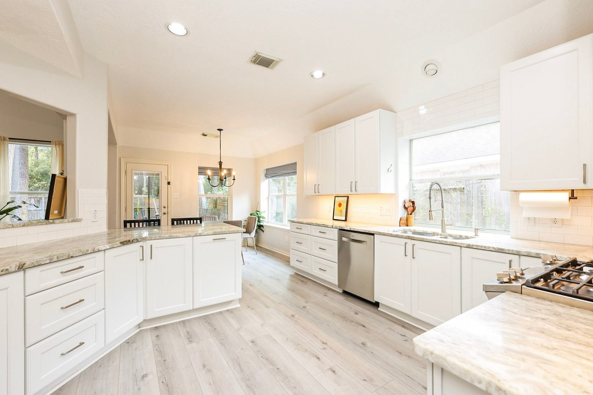 34 S Hawthorne Hollow Circle