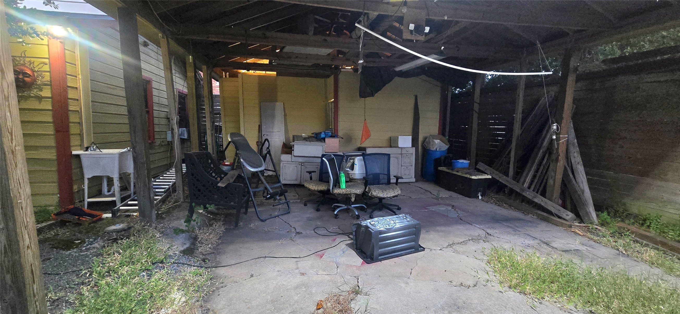 Listing photo 3