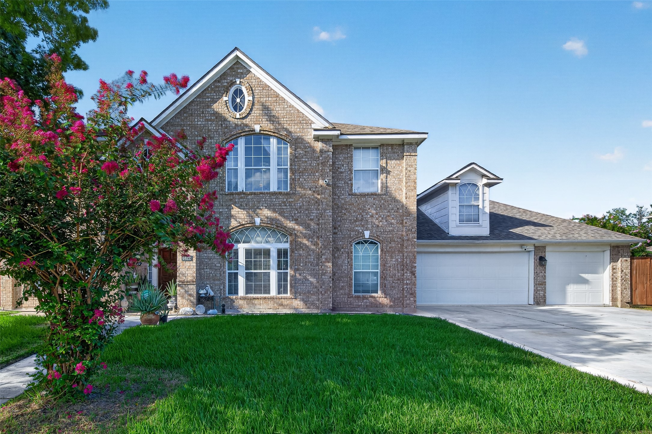 6822 Crystal Point Drive