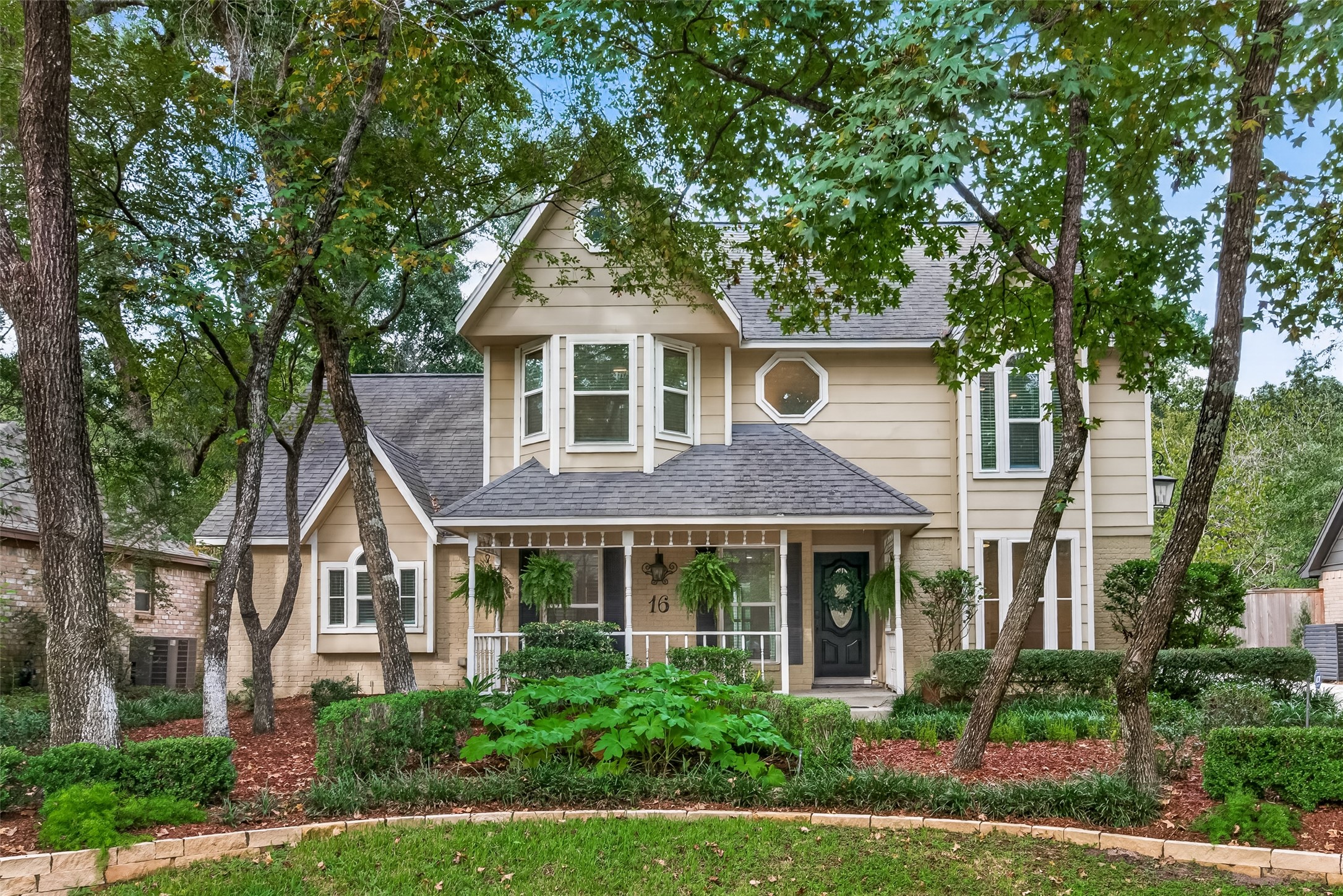 16 Mayfair Grove Court