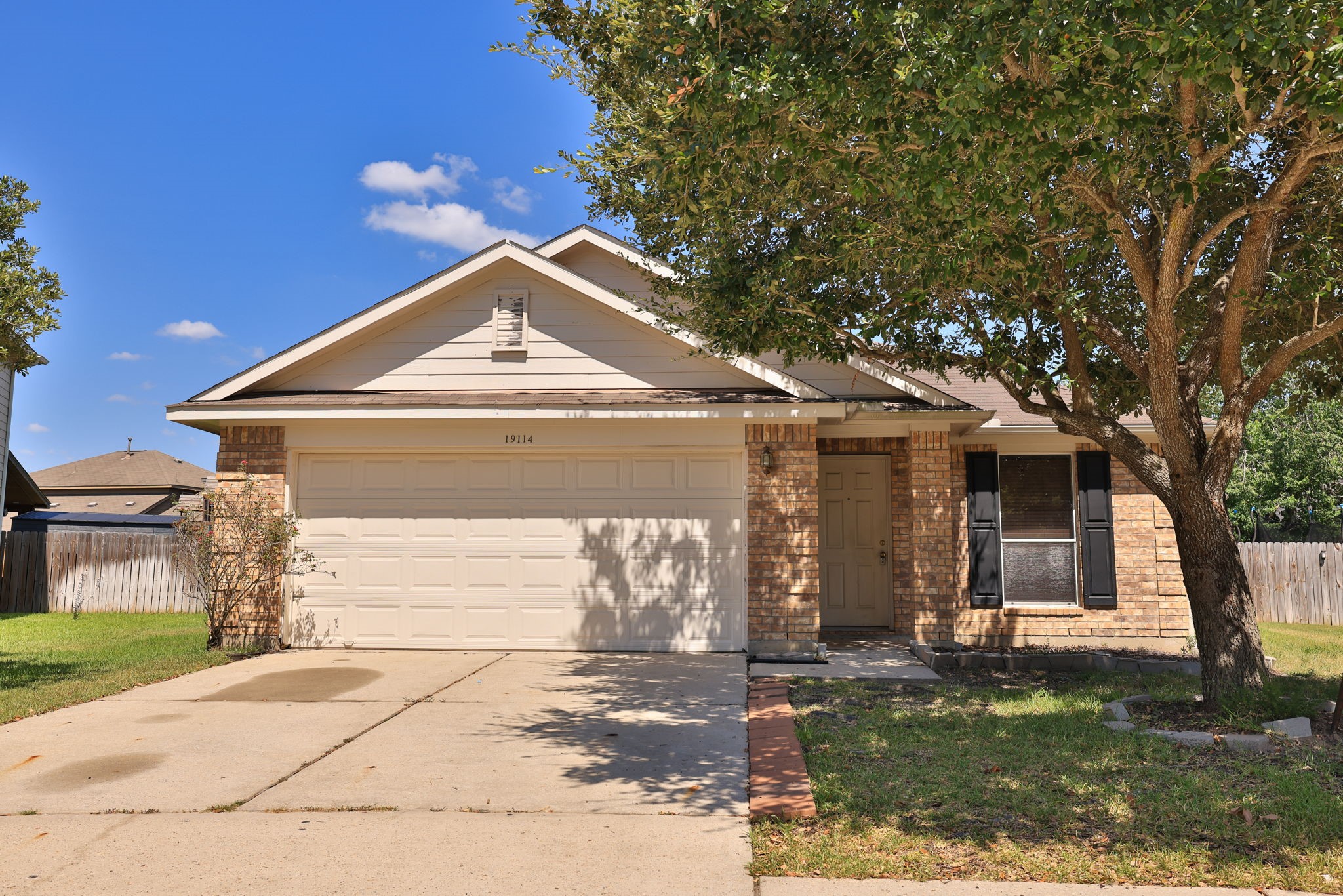 19114 Hemington Circle