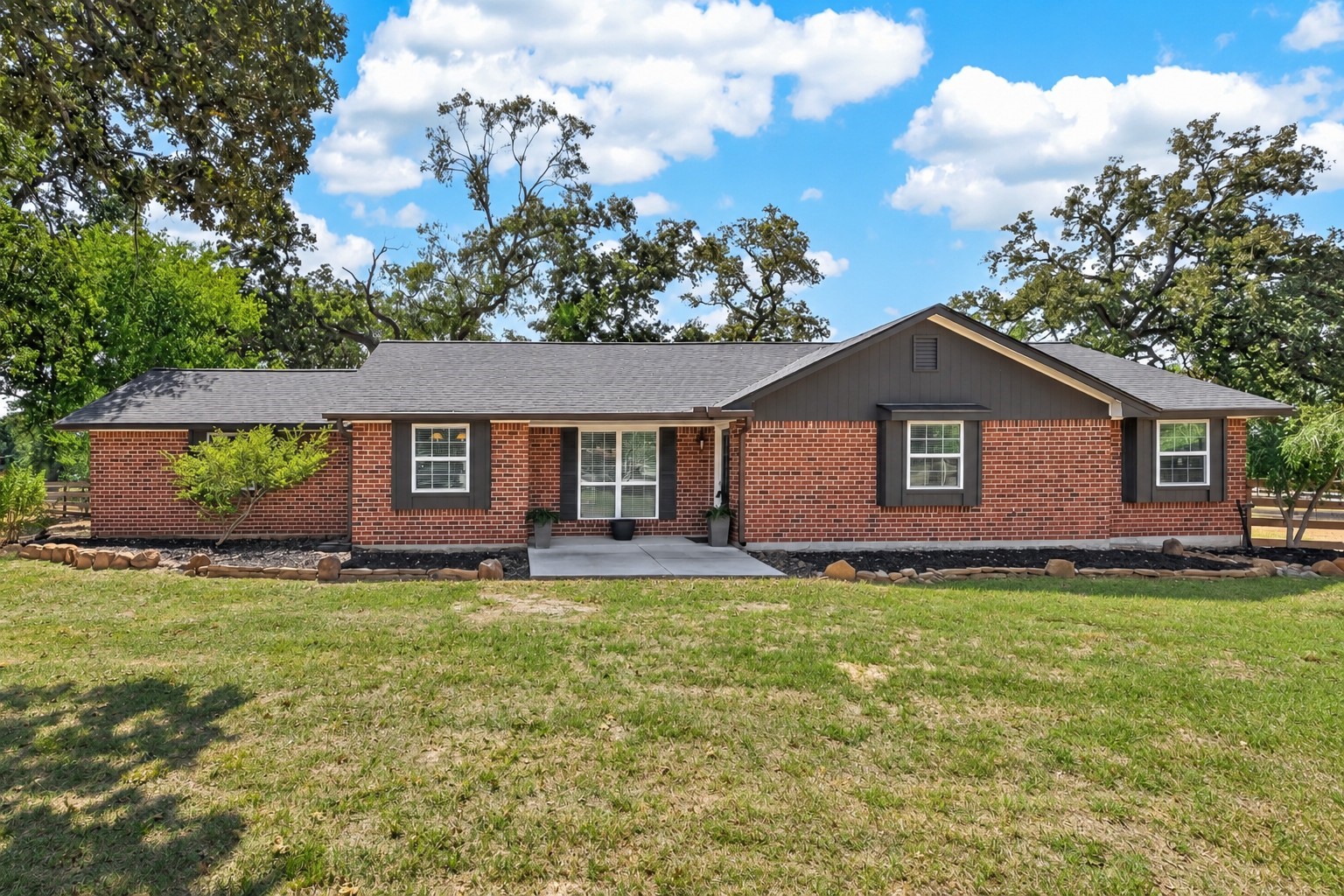 8 Riverwood Lane