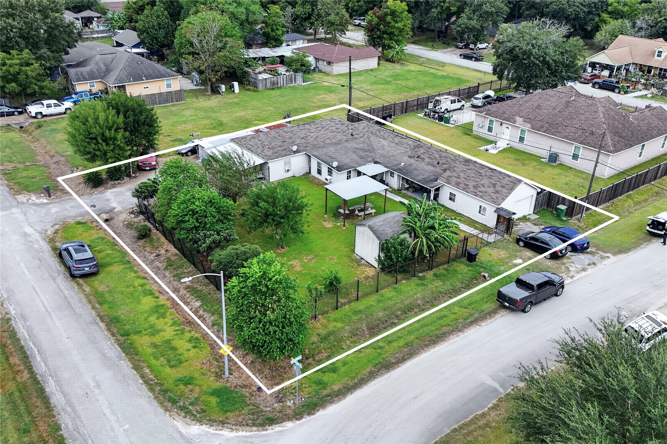 7433 Red Robin Lane