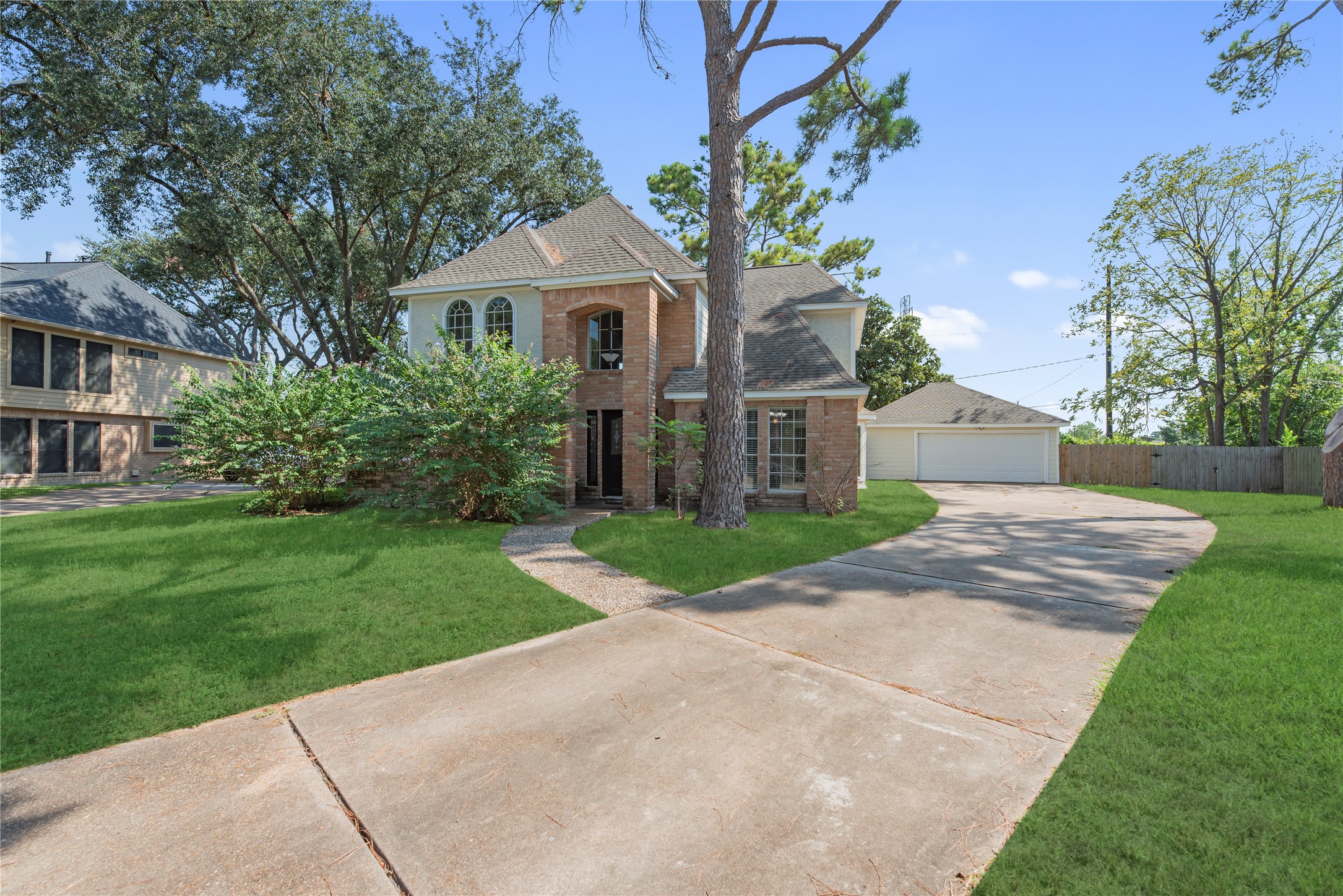 Listing photo 3