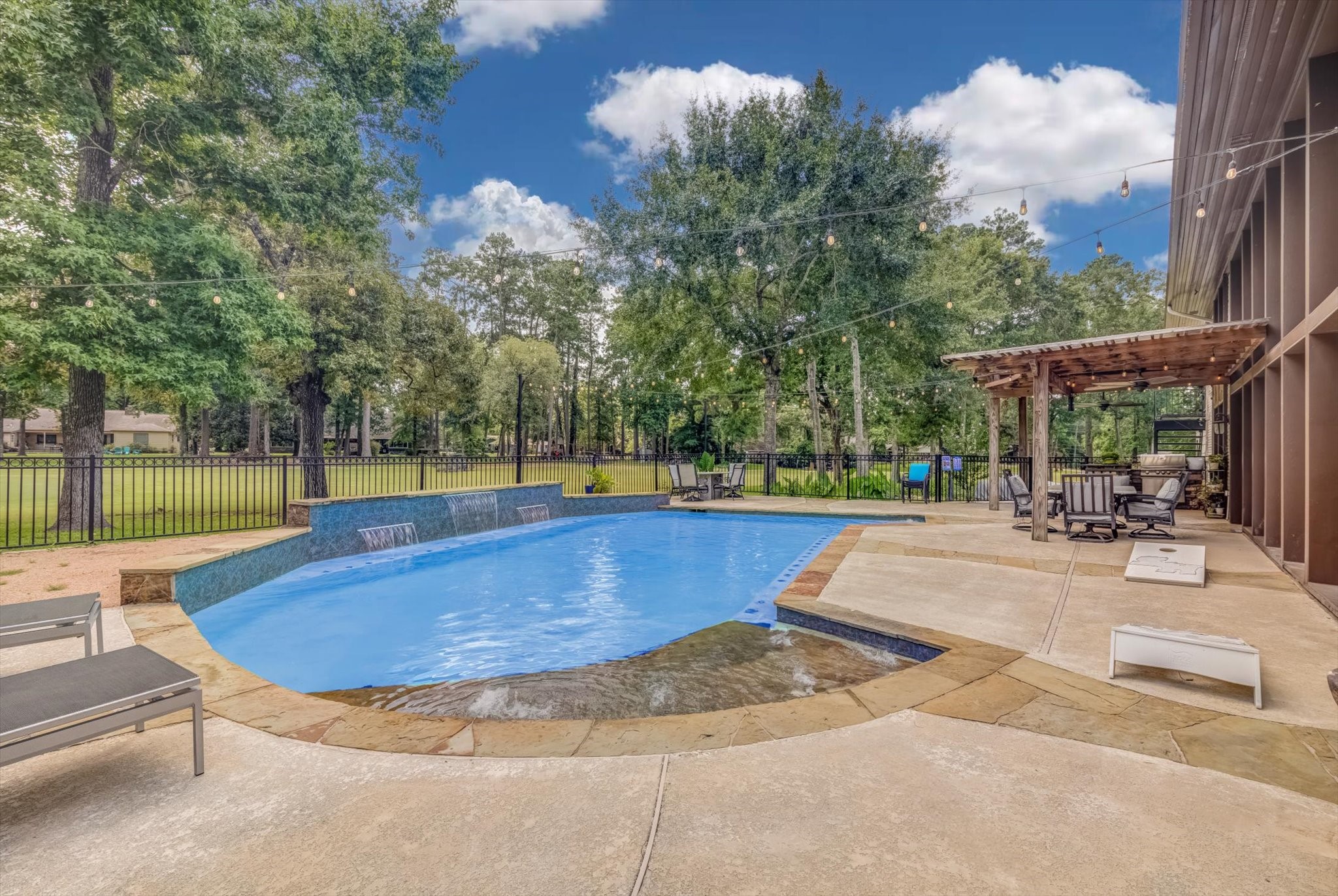 22 Winged Foot Drive