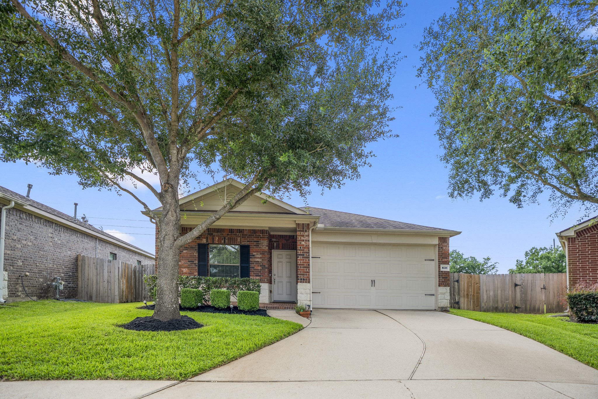 631 E Newport Bend