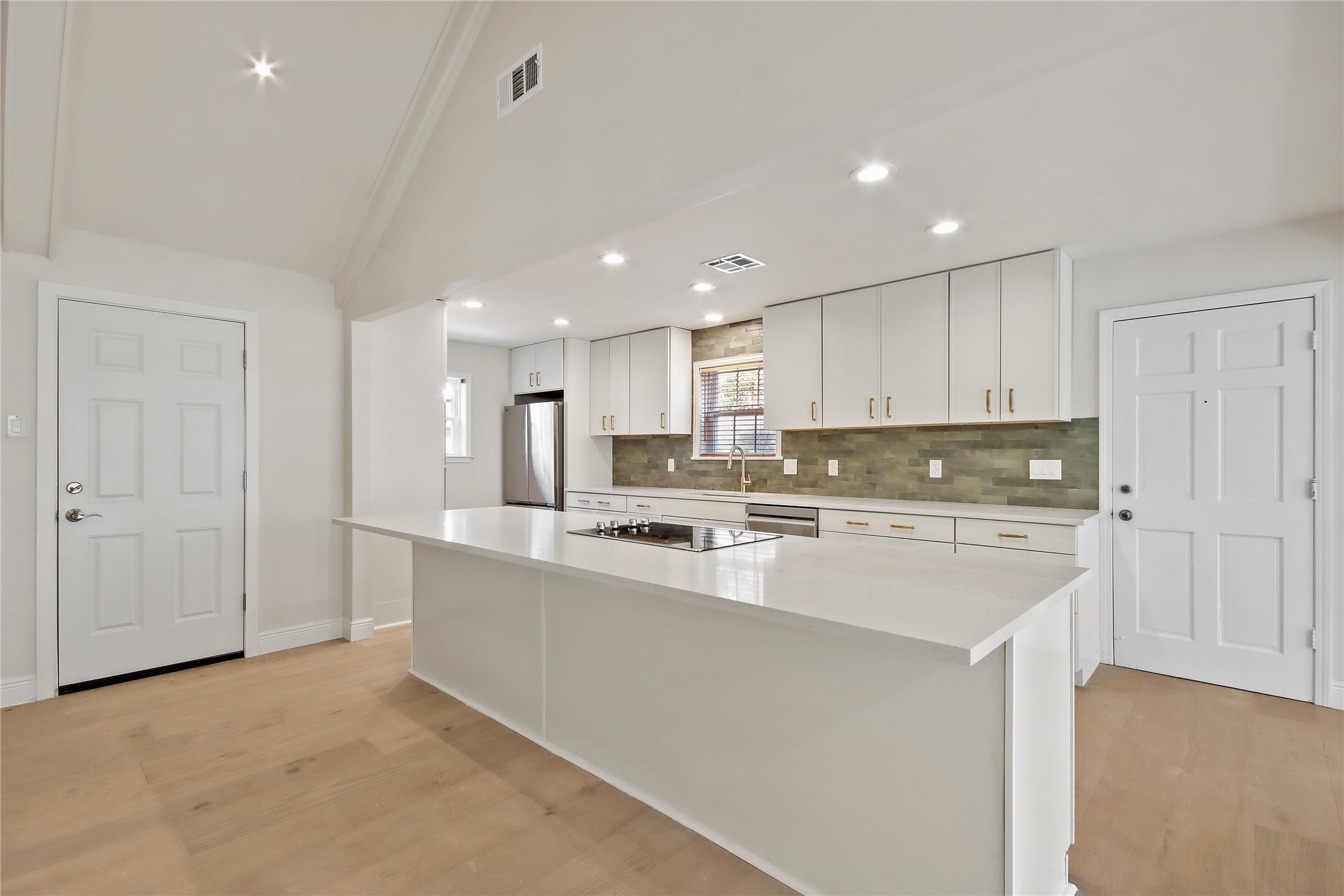 2126 Potomac Drive