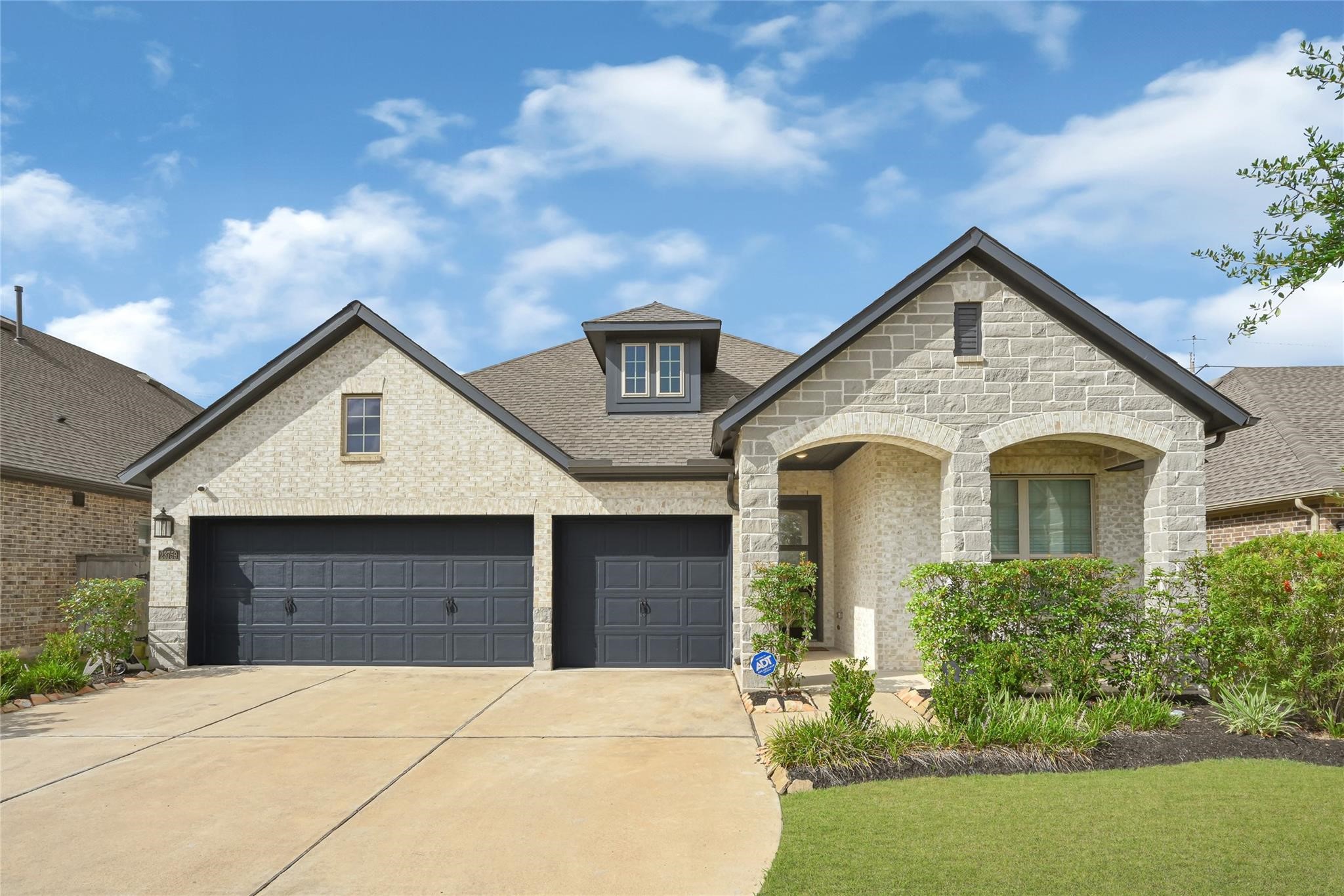 Listing photo 1