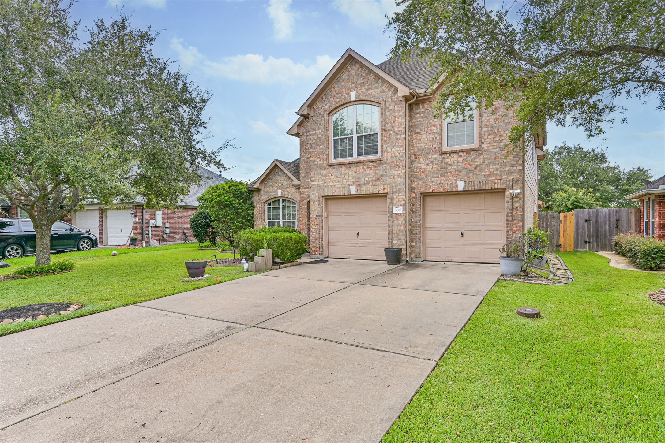 880 Shoal Pointe Lane